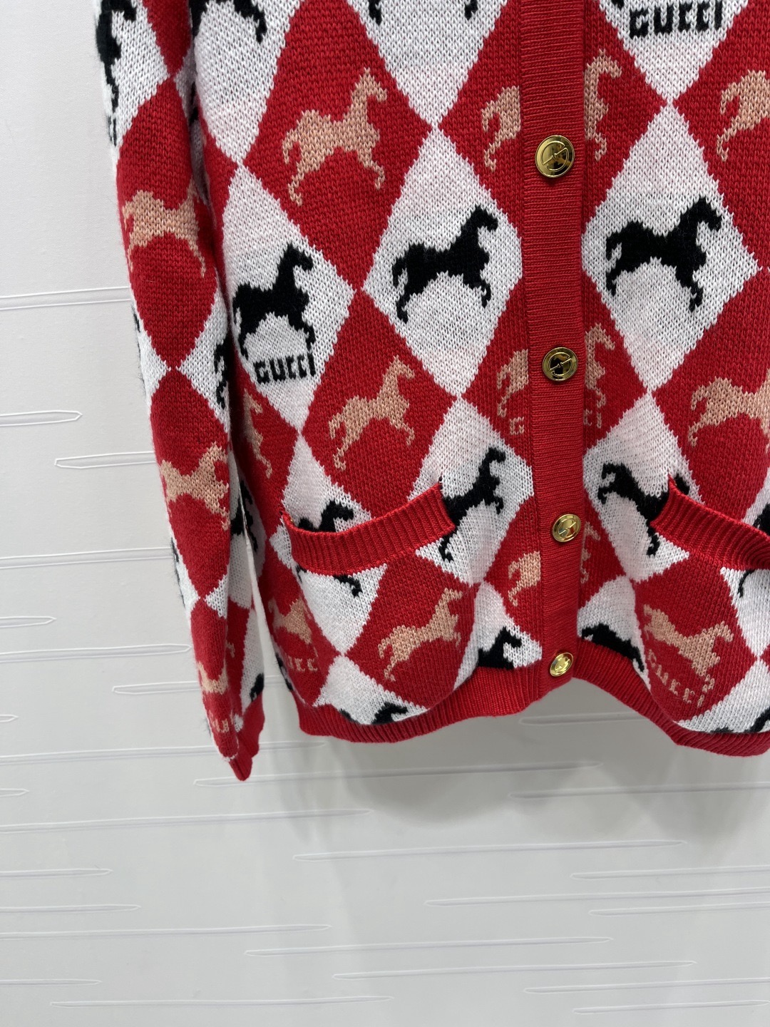Gucci 구찌 마상 아가일 라운드넥 니트 가디건 15