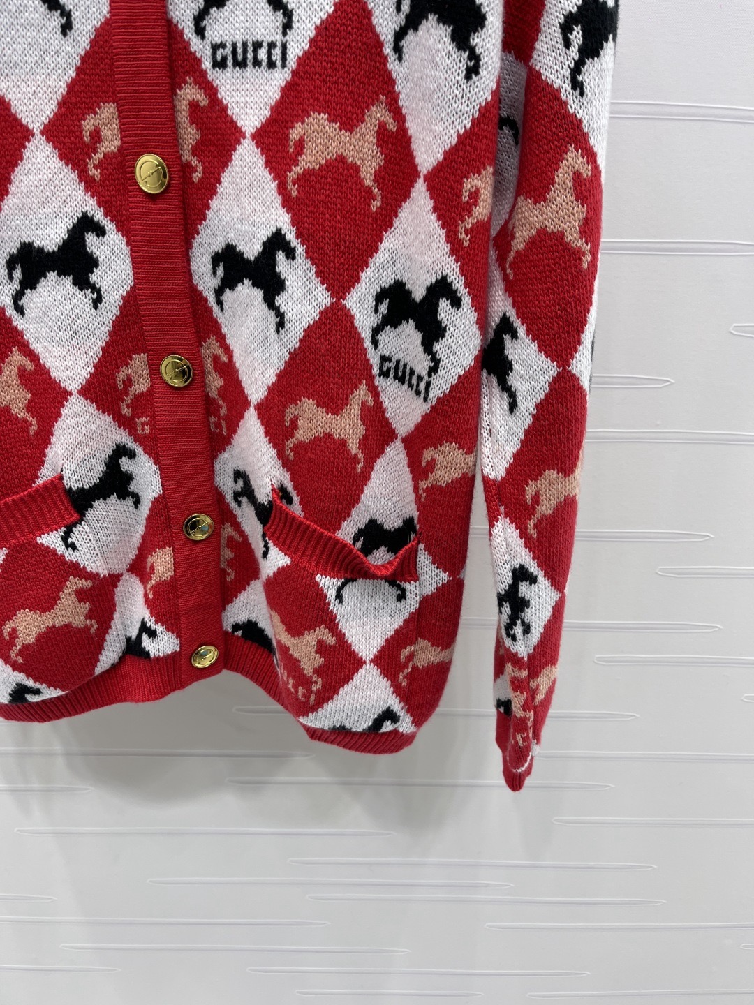 Gucci 구찌 마상 아가일 라운드넥 니트 가디건 16