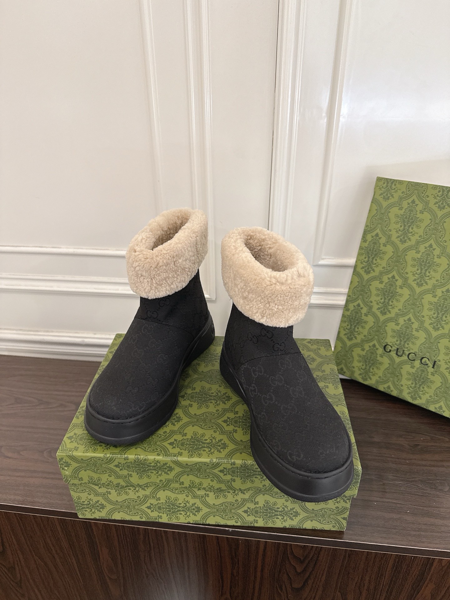 Louis Vuitton 루이비통 P110 Lv 로고 자수 버킷햇 1