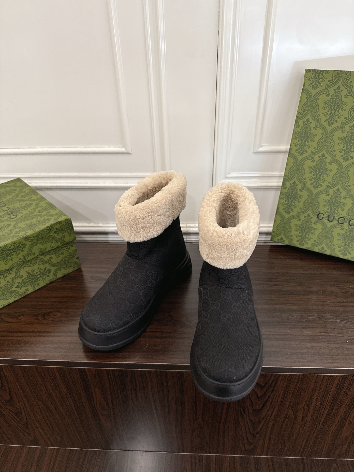 Louis Vuitton 루이비통 P110 Lv 로고 자수 버킷햇 3