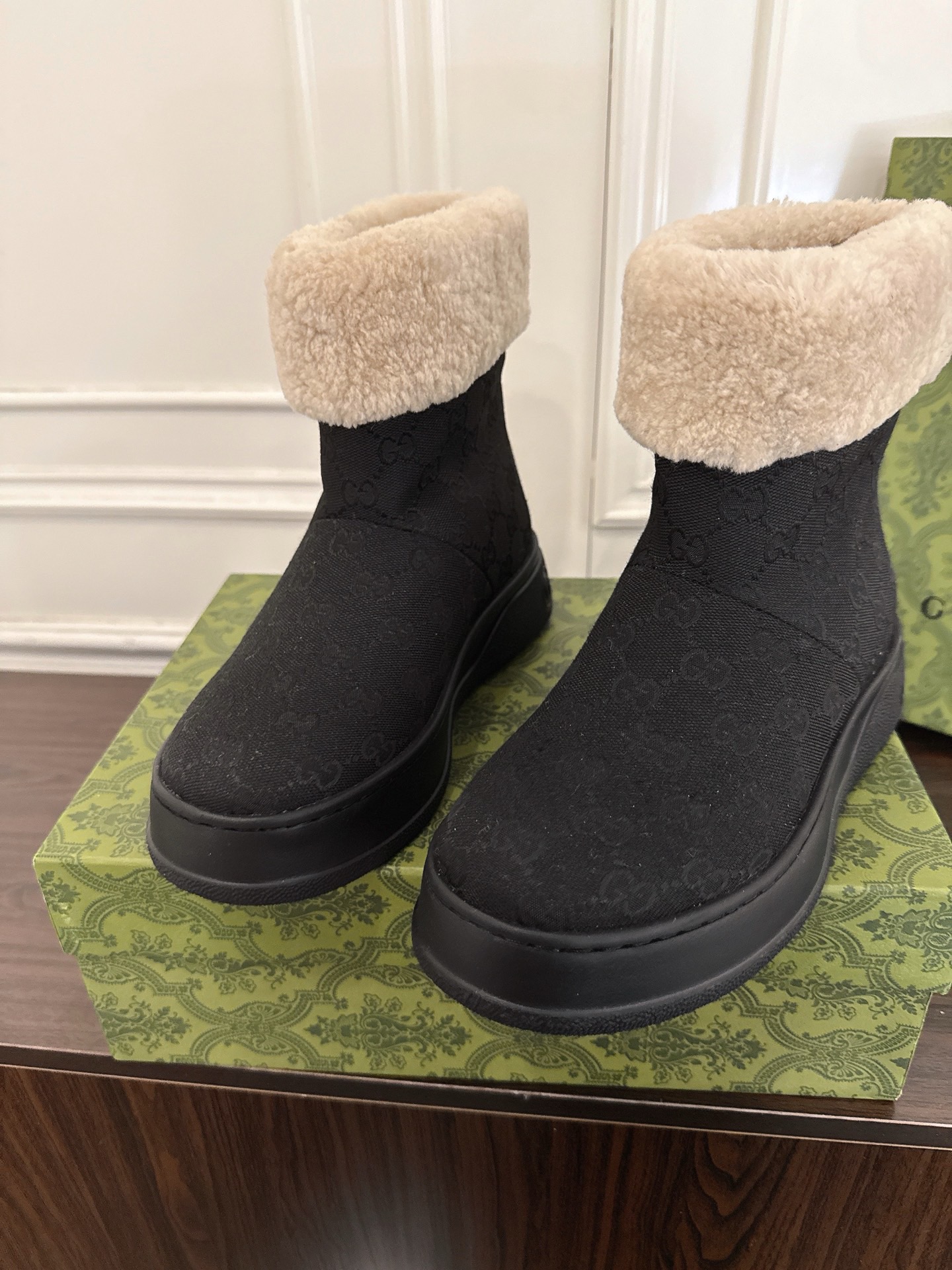 Louis Vuitton 루이비통 P110 Lv 로고 자수 버킷햇 5