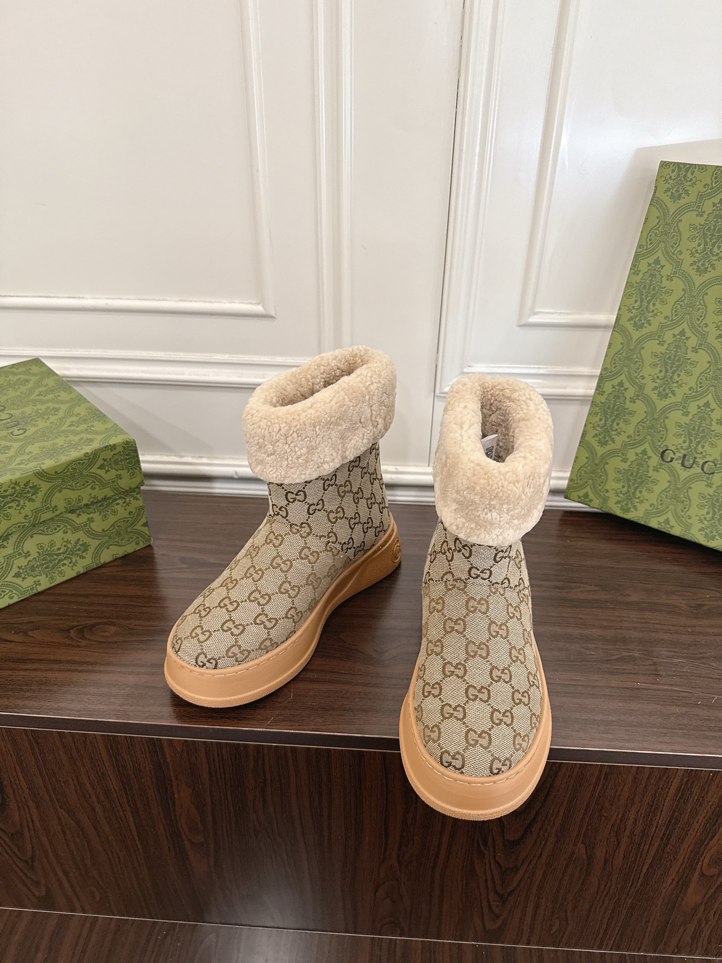 Louis Vuitton 루이비통 P110 Lv 로고 자수 버킷햇 12