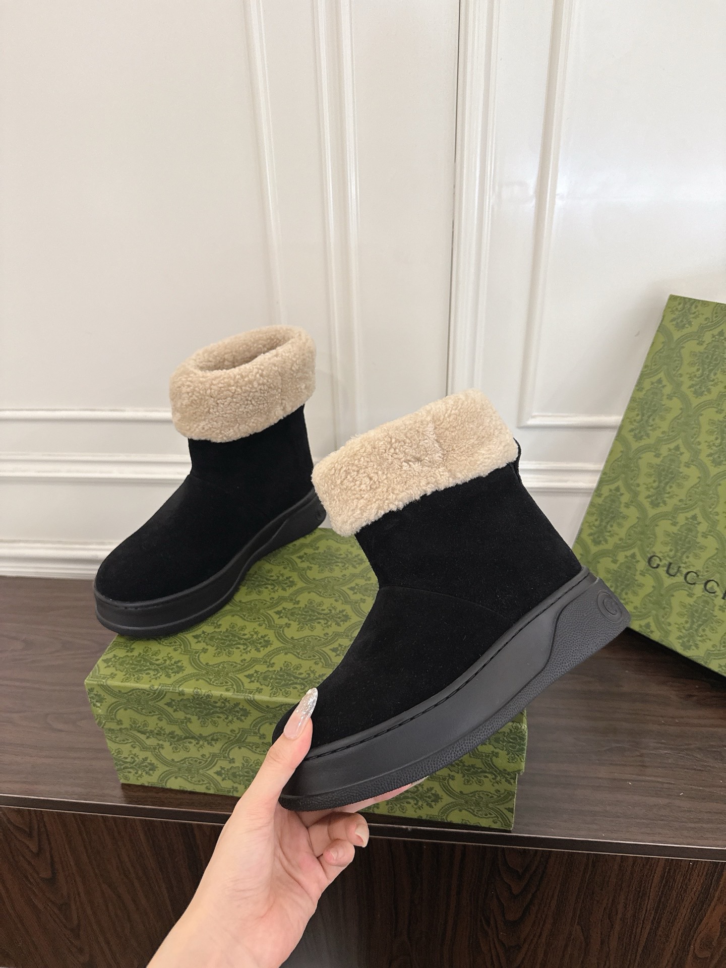 Burberry 25S 가을·겨울 신상 클래식 울 트렌치코트 1