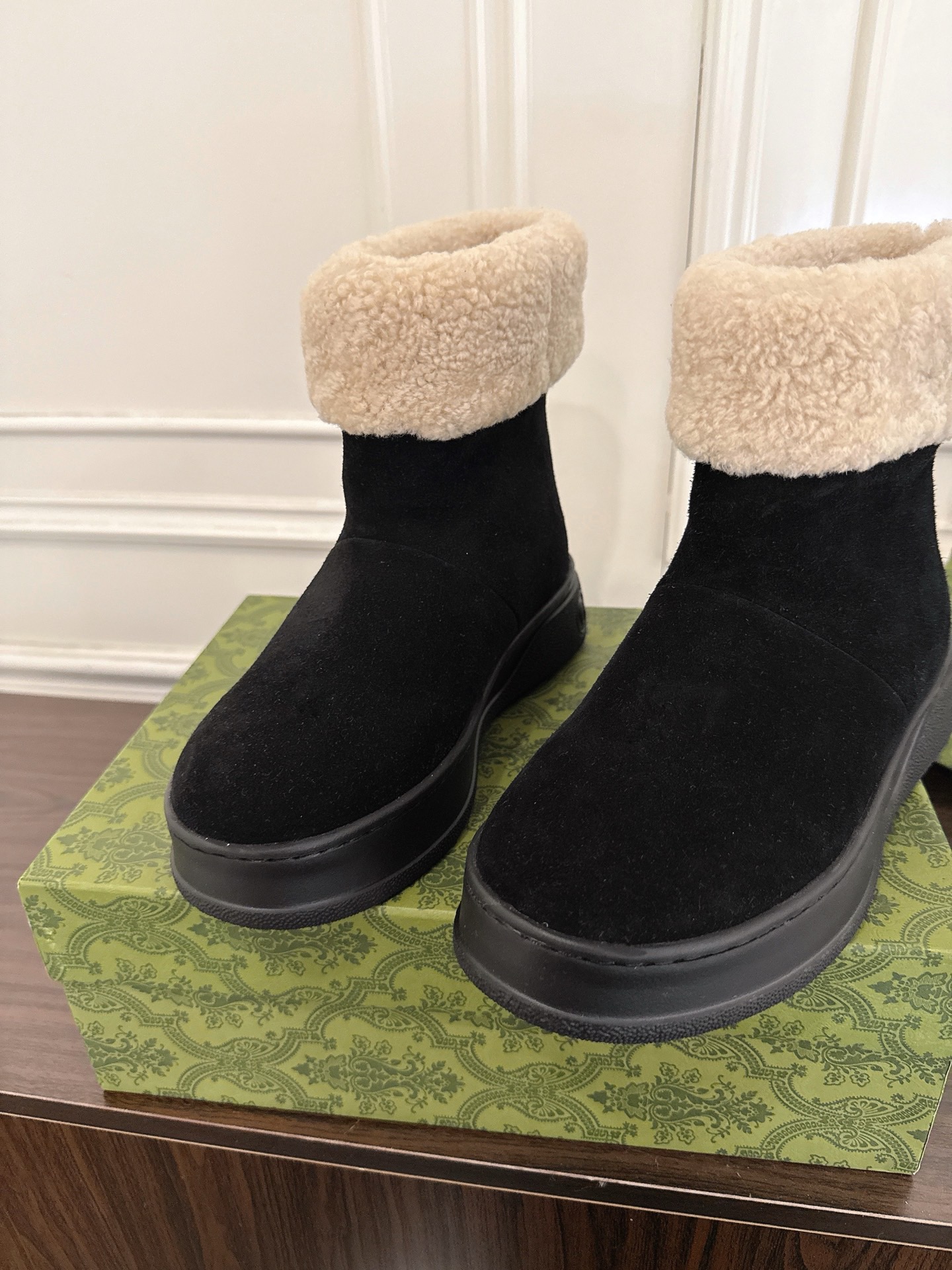 Burberry 25S 가을·겨울 신상 클래식 울 트렌치코트 4