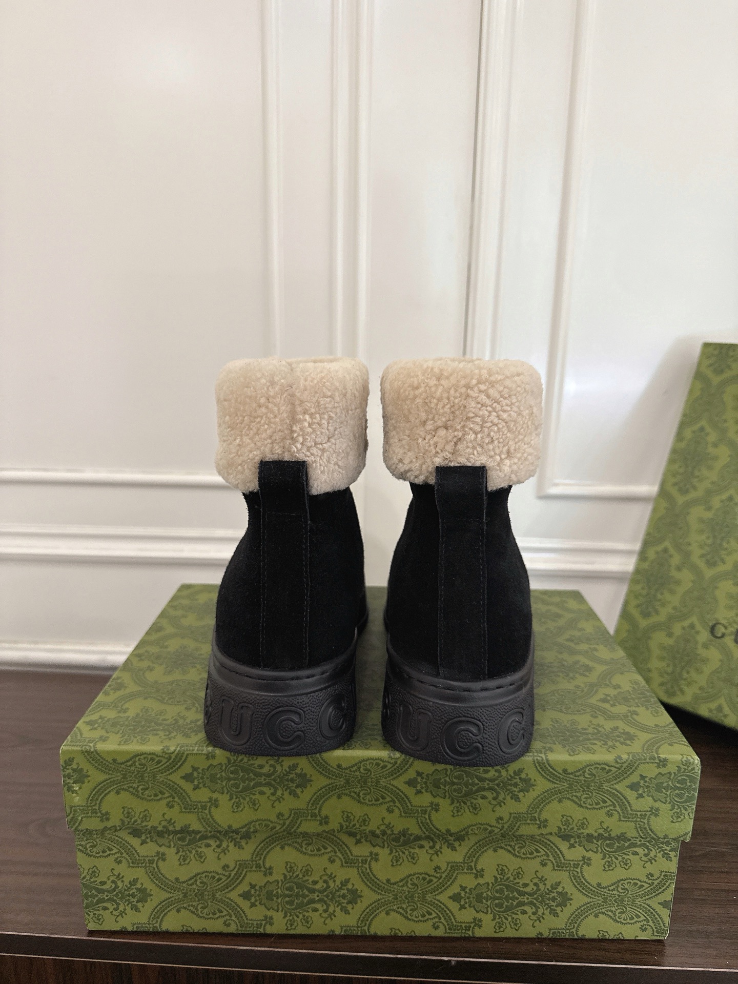 Burberry 25S 가을·겨울 신상 클래식 울 트렌치코트 5