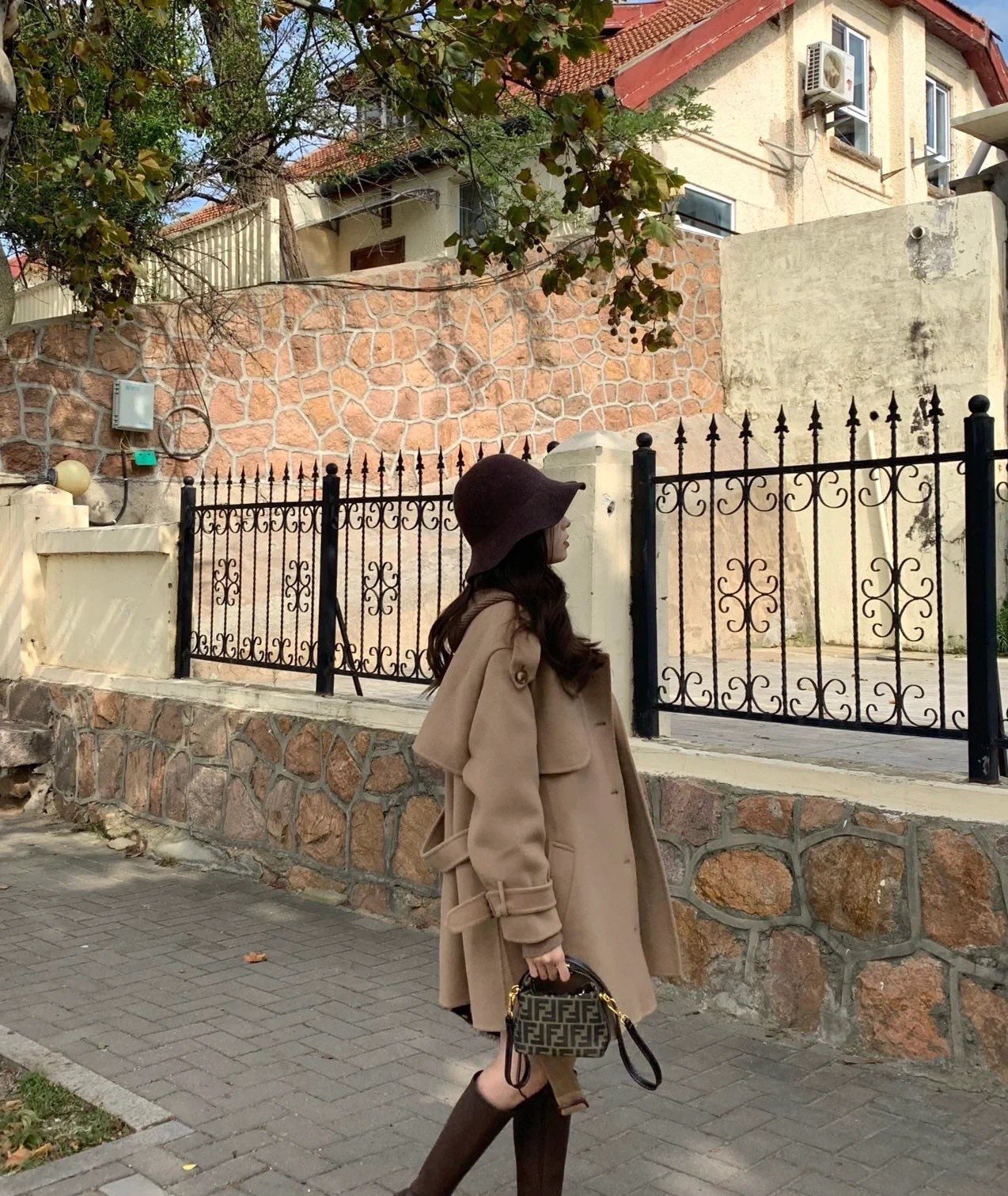 FENDI FF 모노그램 미니 런치박스백 / 스몰 크로스바디 2