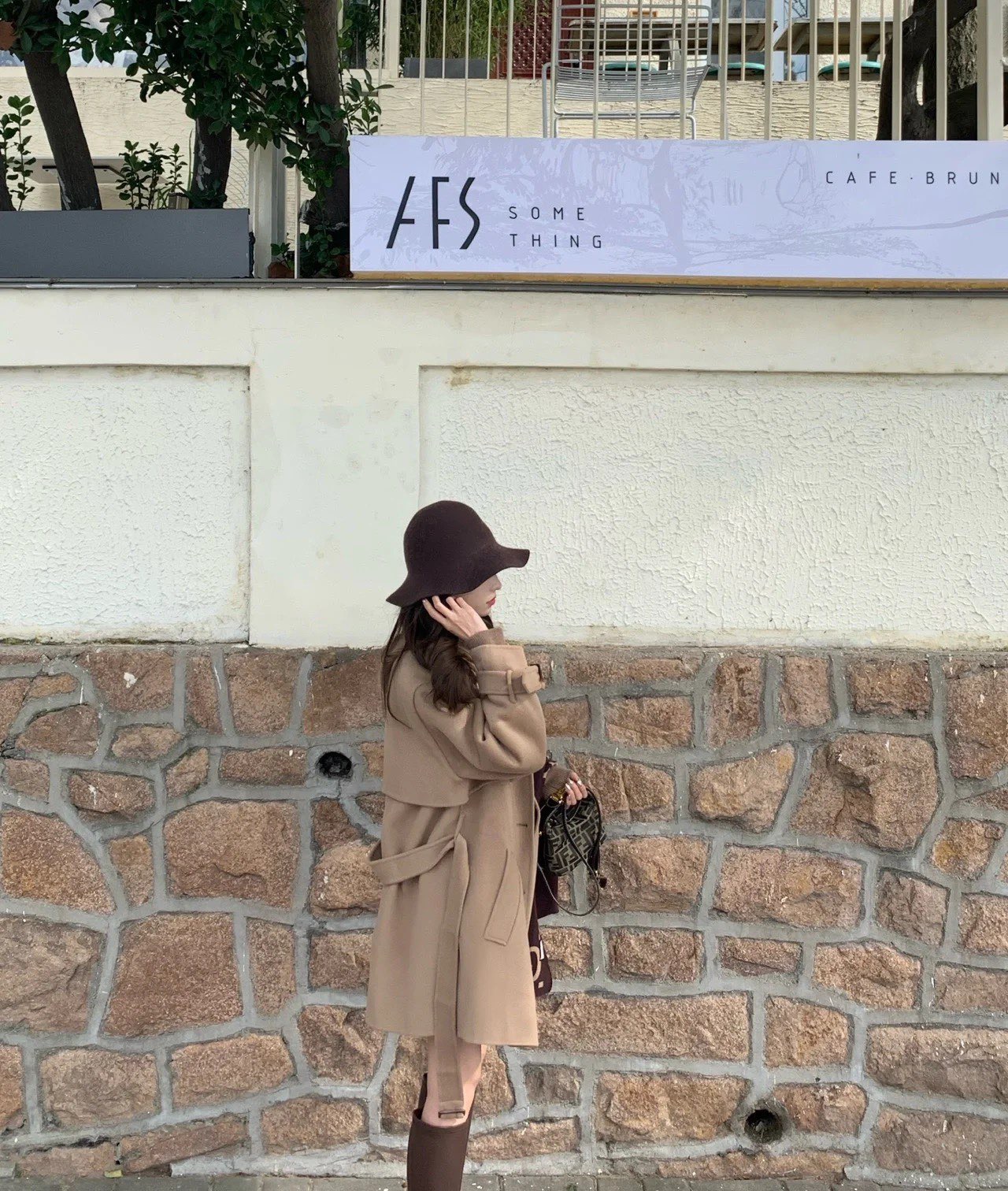 FENDI FF 모노그램 미니 런치박스백 / 스몰 크로스바디 4