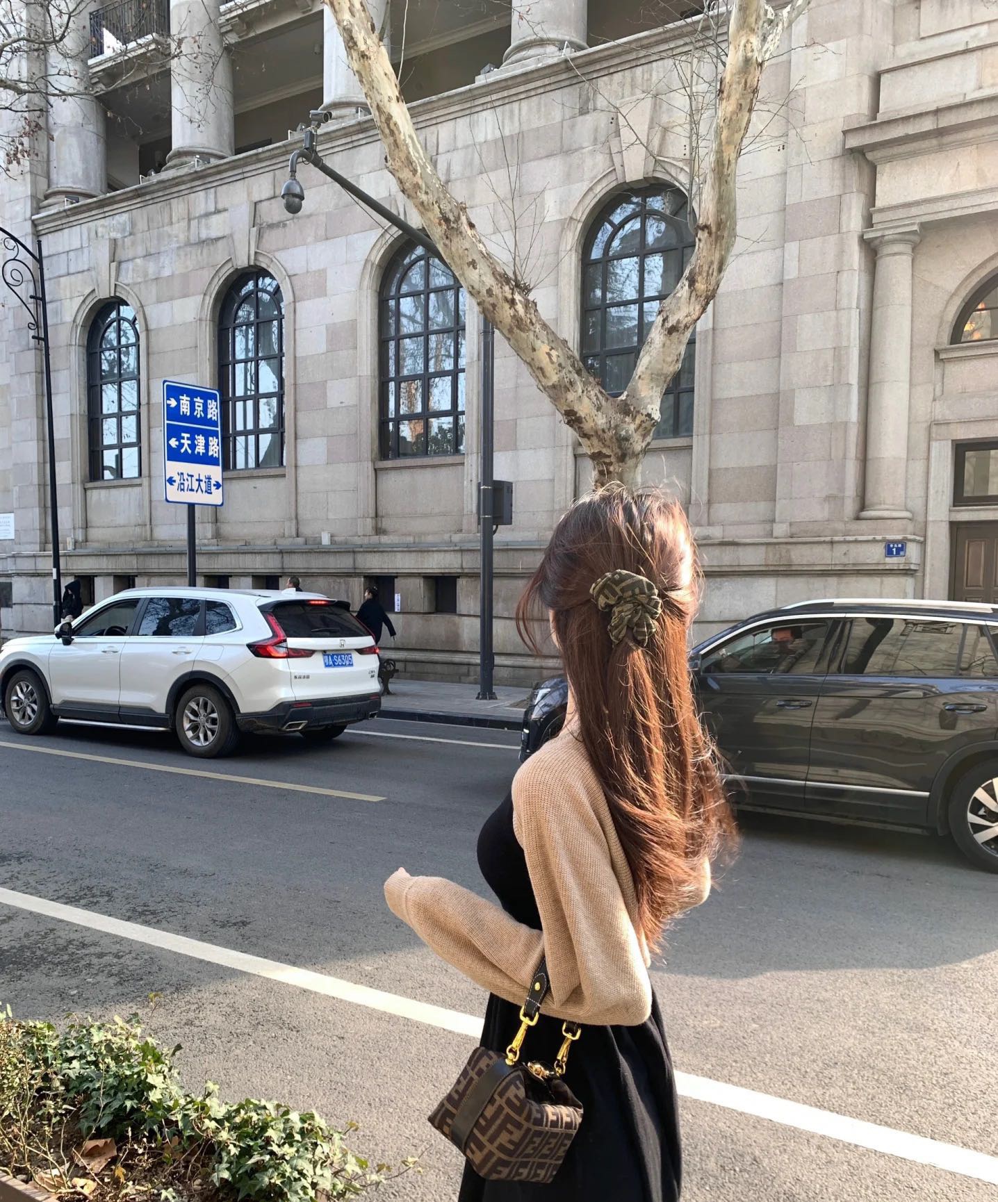 FENDI FF 모노그램 미니 런치박스백 / 스몰 크로스바디 5