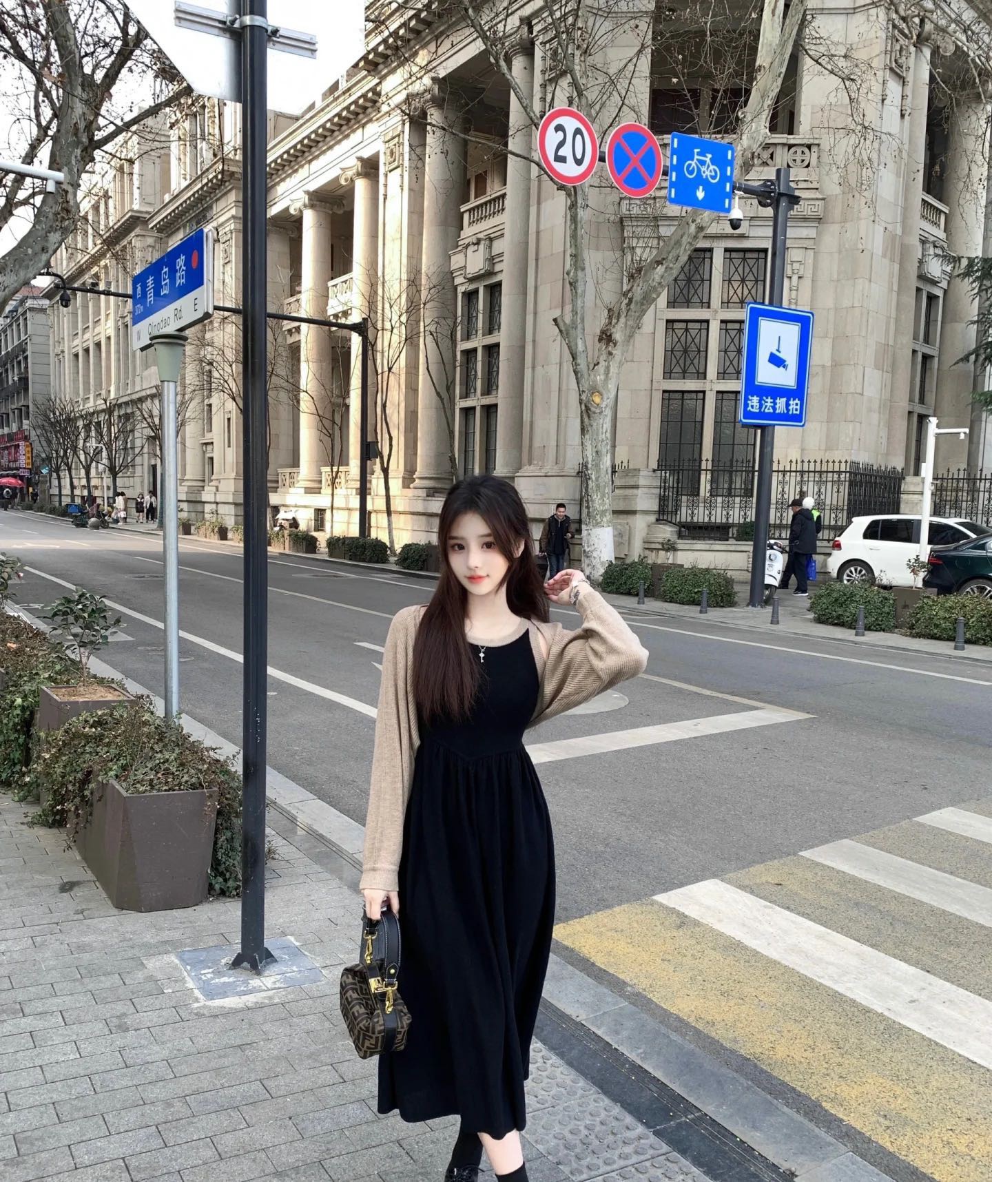 FENDI FF 모노그램 미니 런치박스백 / 스몰 크로스바디 6