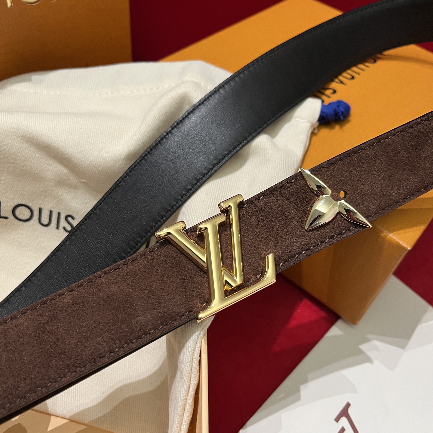 Louis Vuitton 루이비통 루이 비통 여성 스웨이드 가죽 벨트 3cm 2