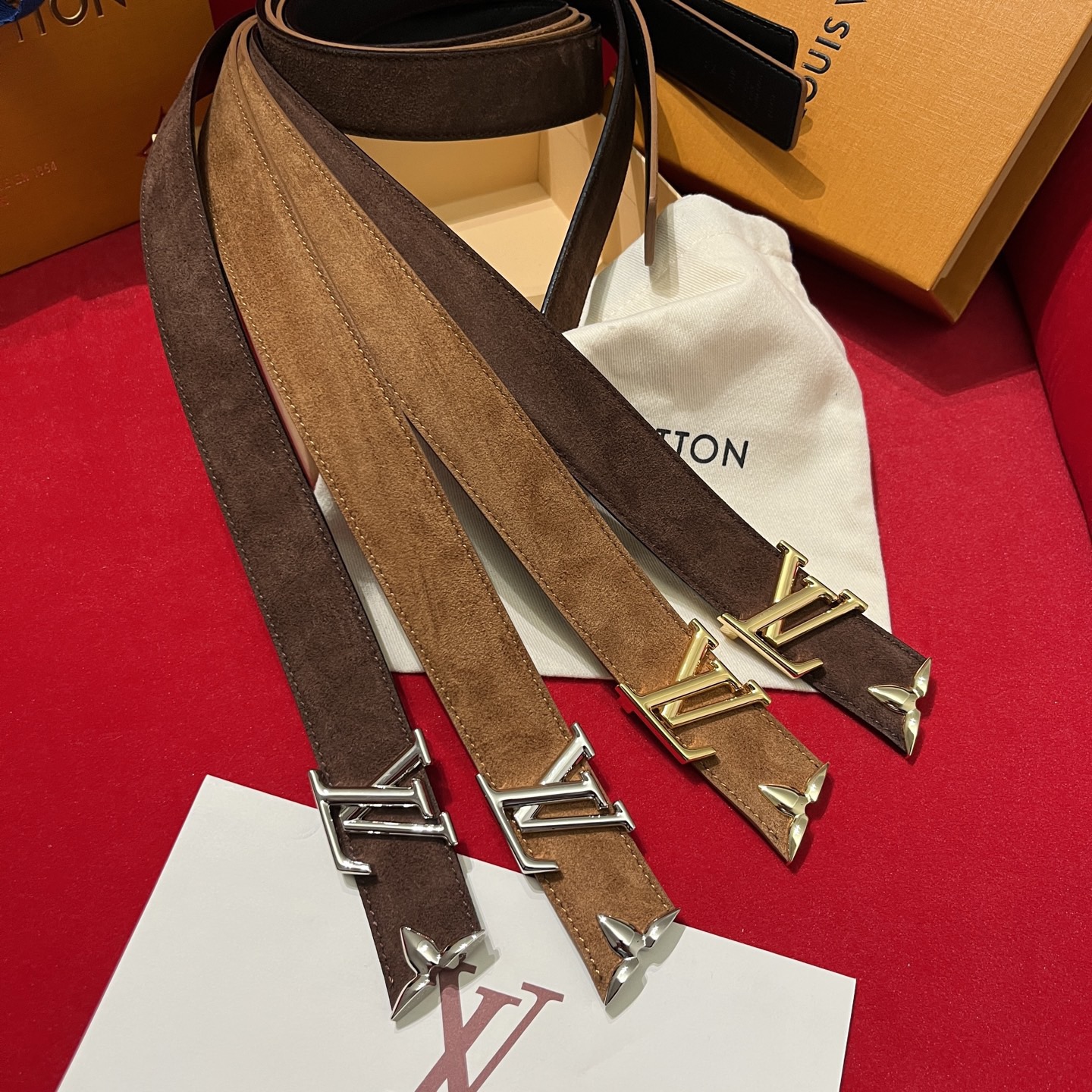 Louis Vuitton 루이비통 루이 비통 여성 스웨이드 가죽 벨트 3cm 9