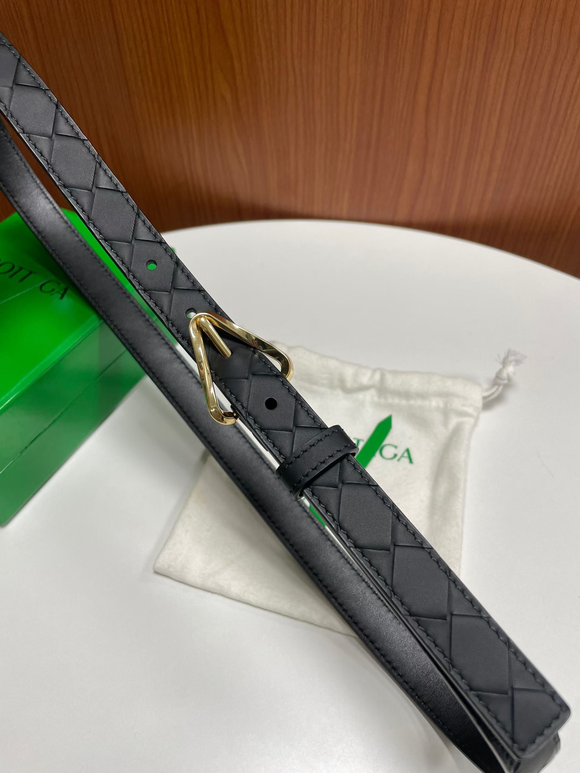 Bottega Veneta 보테가베네타 보테가 베네타 전면 소가죽 퀼팅 벨트 1