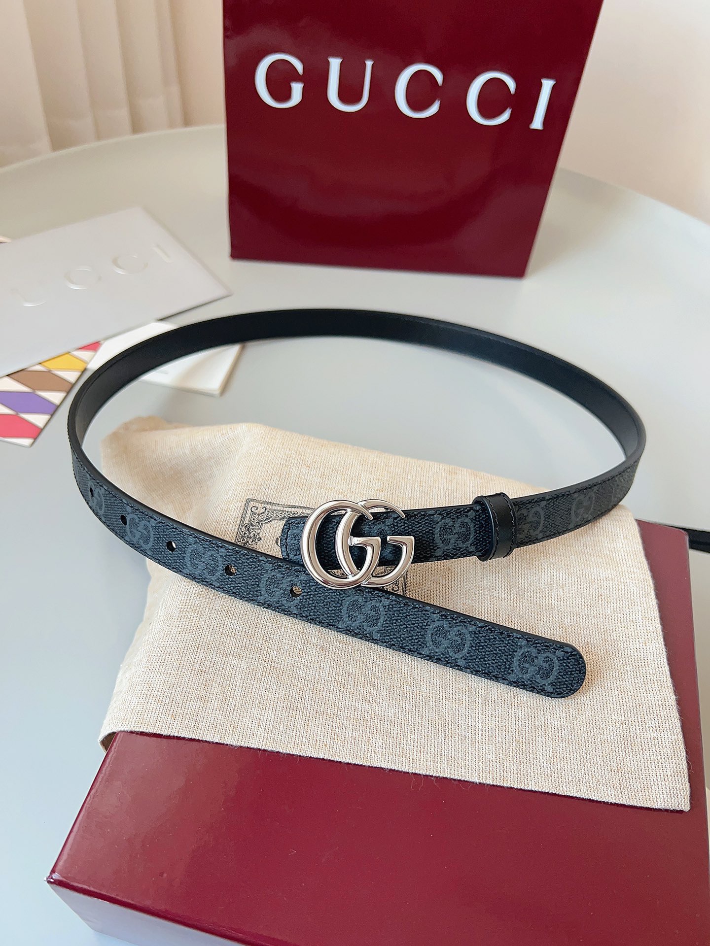 Gucci 구구찌 GG 마몽 리버서블 벨트 GG 수프림 캔버스 레더, 더블 G 버클 30mm 5