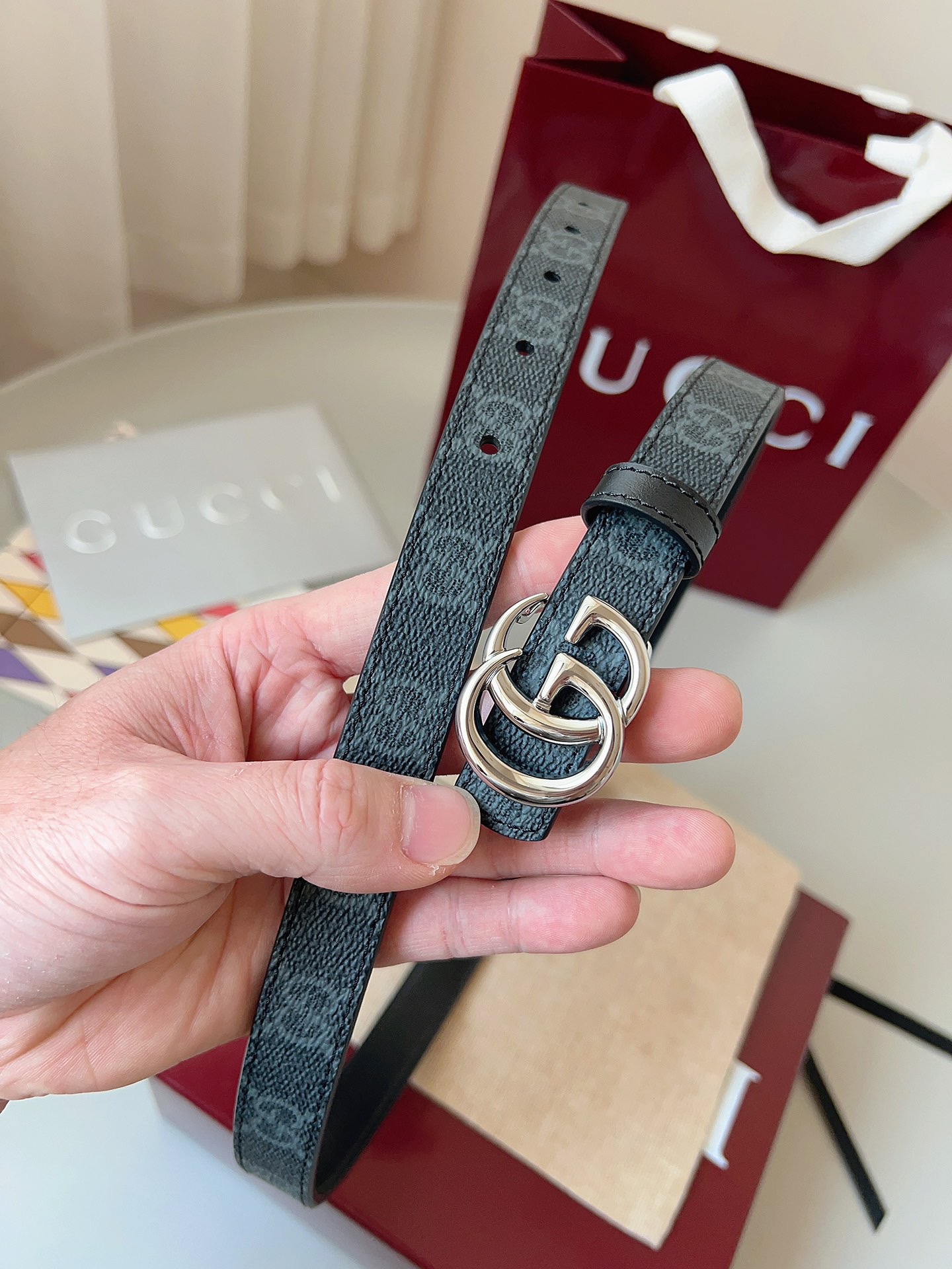 Gucci 구구찌 GG 마몽 리버서블 벨트 GG 수프림 캔버스 레더, 더블 G 버클 30mm 10