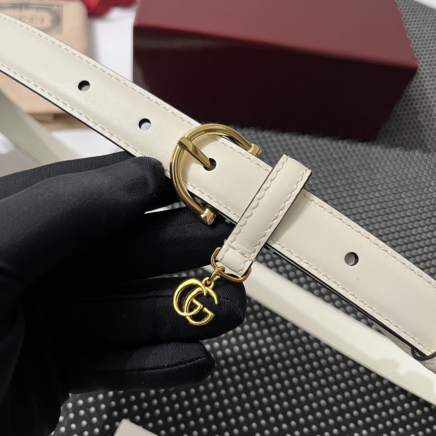 Gucci 구찌 인터로킹 G 참 장식 레더 벨트 35mm 2