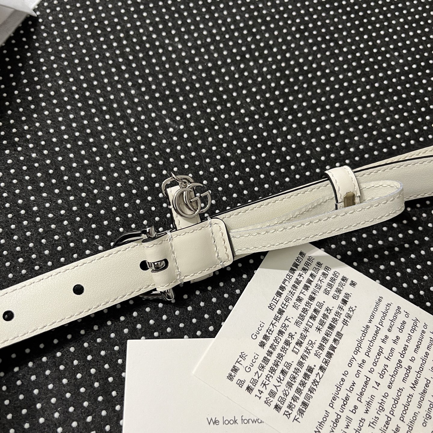 Gucci 구찌 인터로킹 G 참 장식 레더 벨트 35mm 4