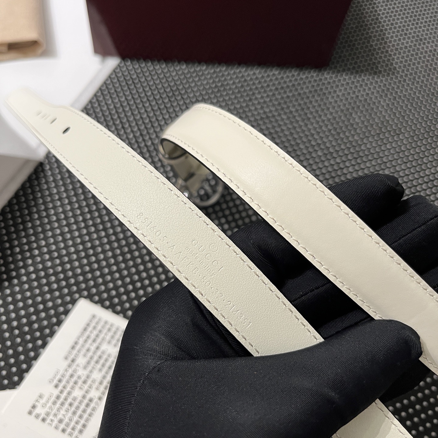 Gucci 구찌 인터로킹 G 참 장식 레더 벨트 35mm 7