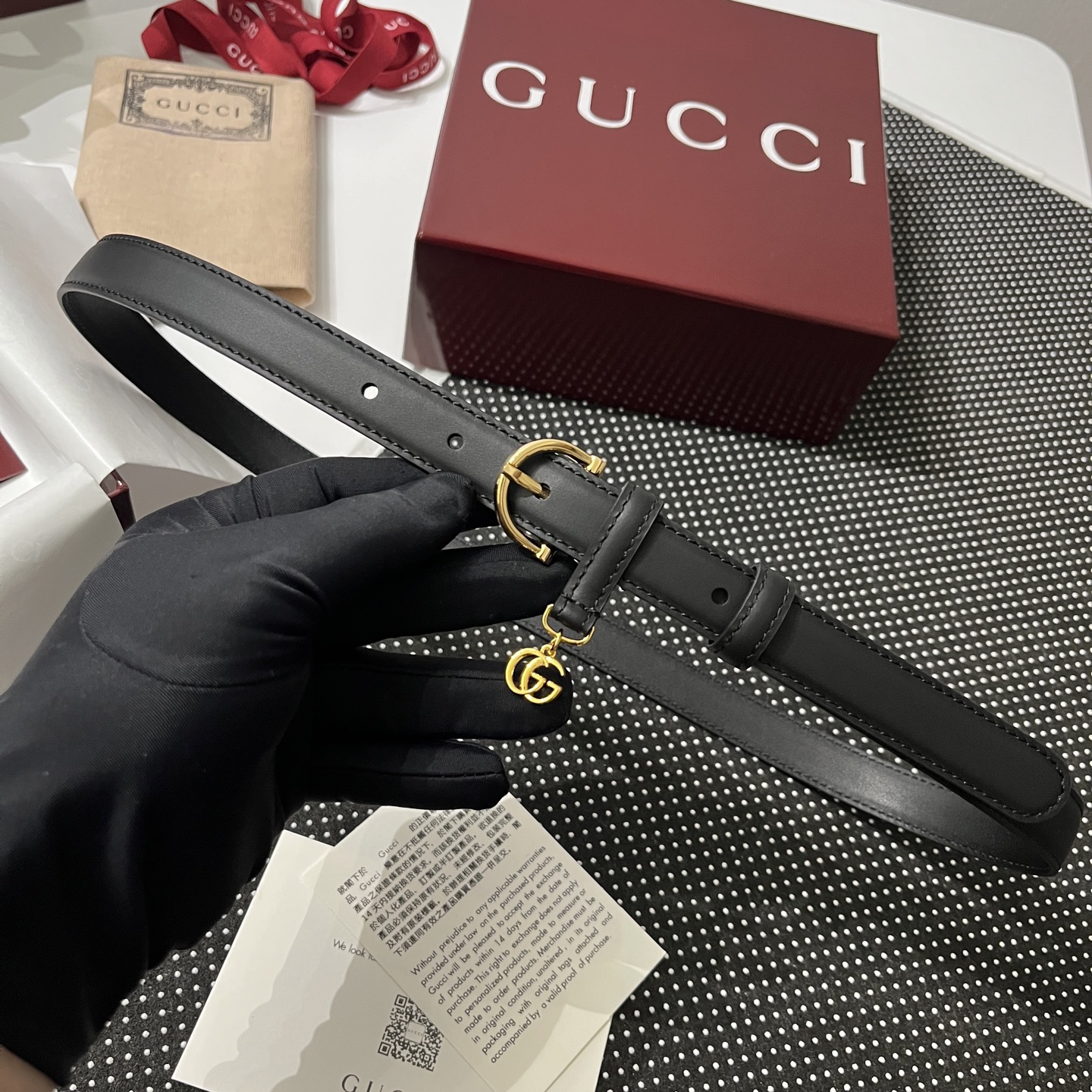 Gucci 구찌 인터로킹 G 참 장식 레더 벨트 35mm 1