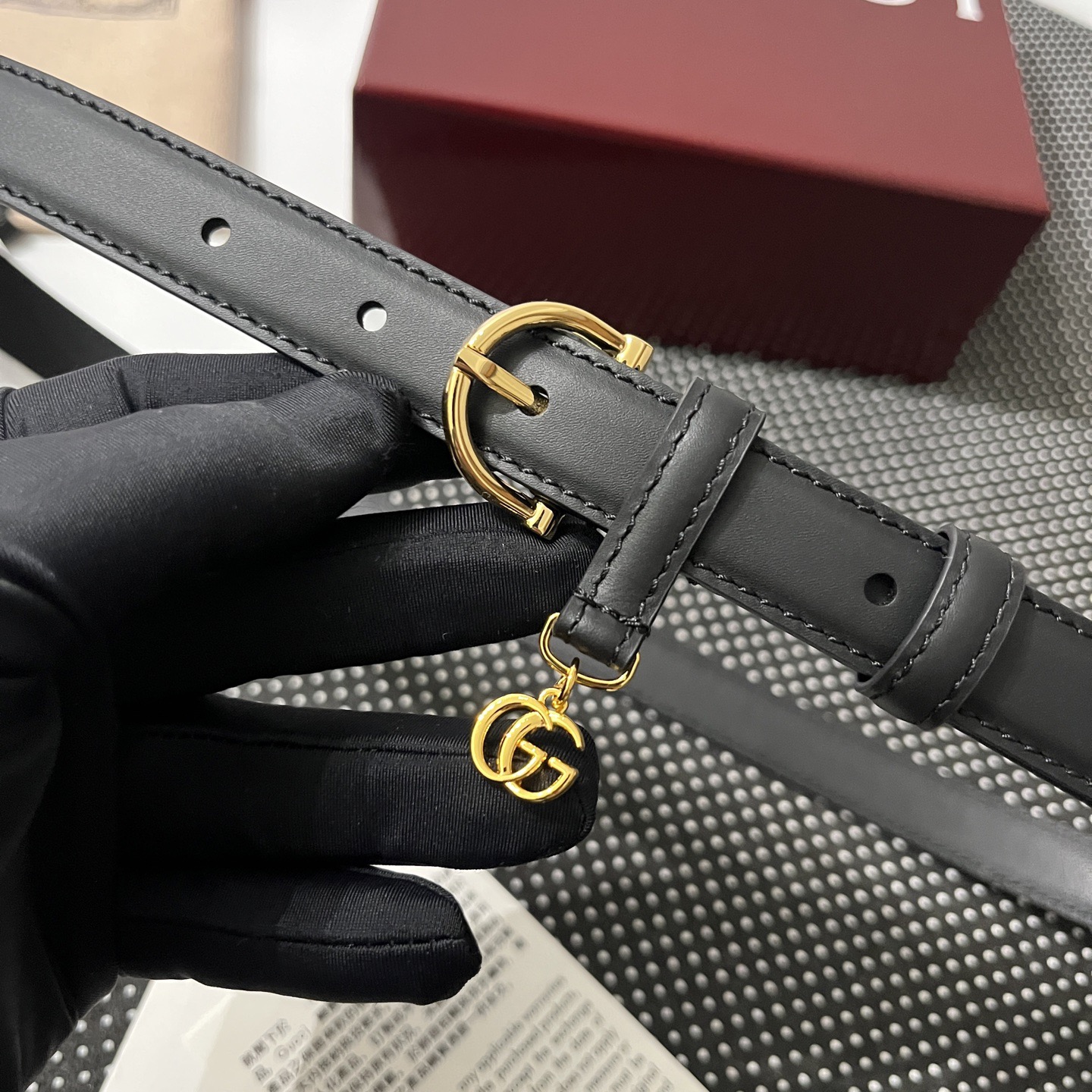 Gucci 구찌 인터로킹 G 참 장식 레더 벨트 35mm 2