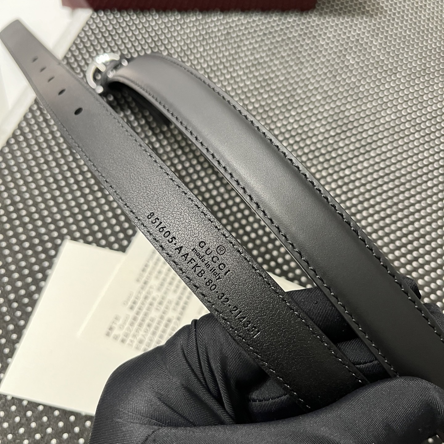 Gucci 구찌 인터로킹 G 참 장식 레더 벨트 35mm 7