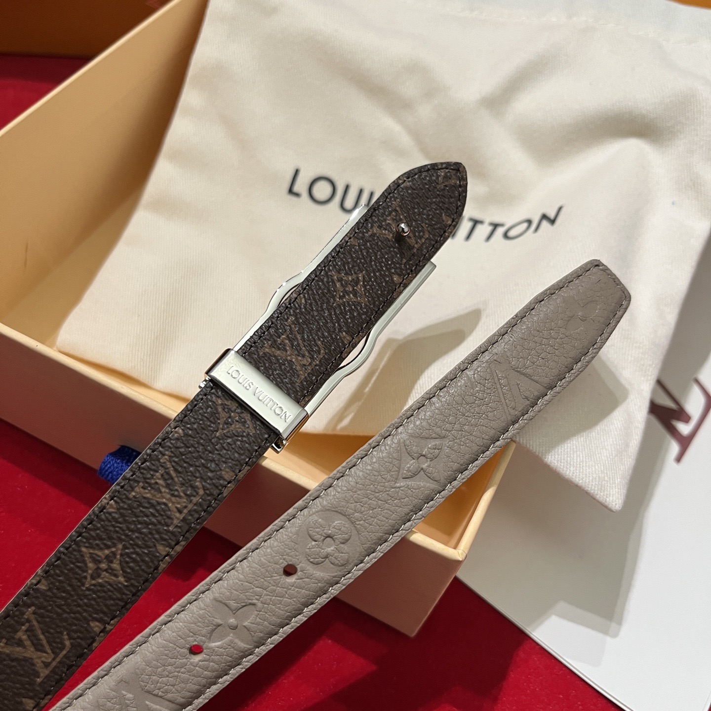 Louis Vuitton 루이비통 플라워 버클 모노그램 리버서블 여성 벨트 5