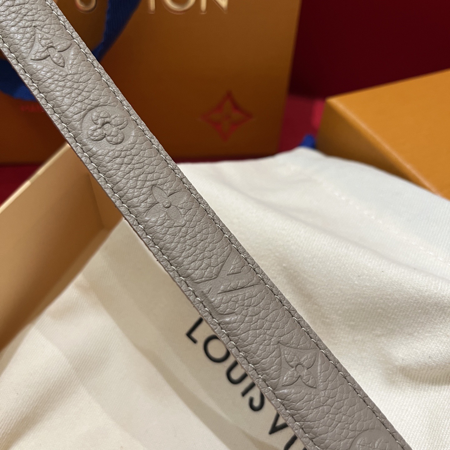 Louis Vuitton 루이비통 플라워 버클 모노그램 리버서블 여성 벨트 4