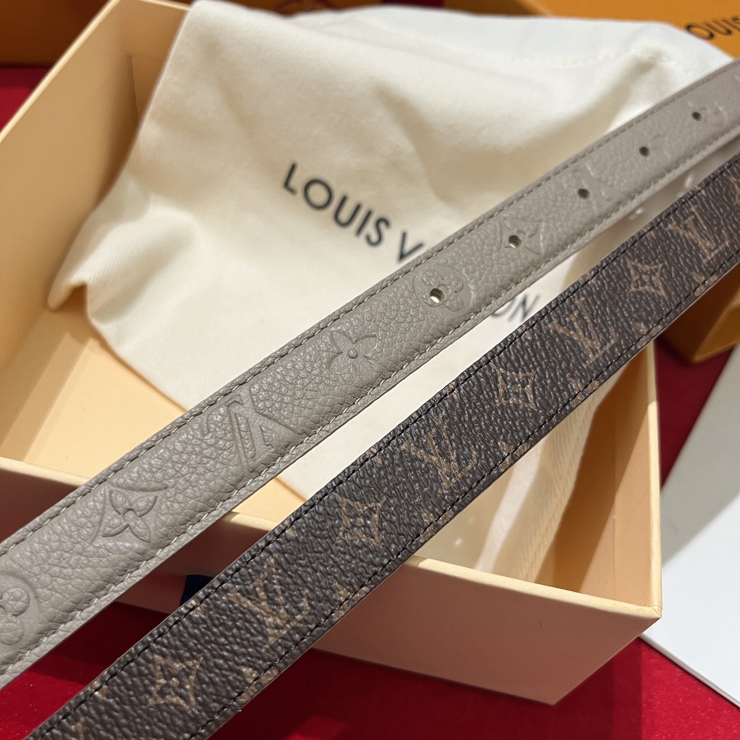 Louis Vuitton 루이비통 플라워 버클 모노그램 리버서블 여성 벨트 4