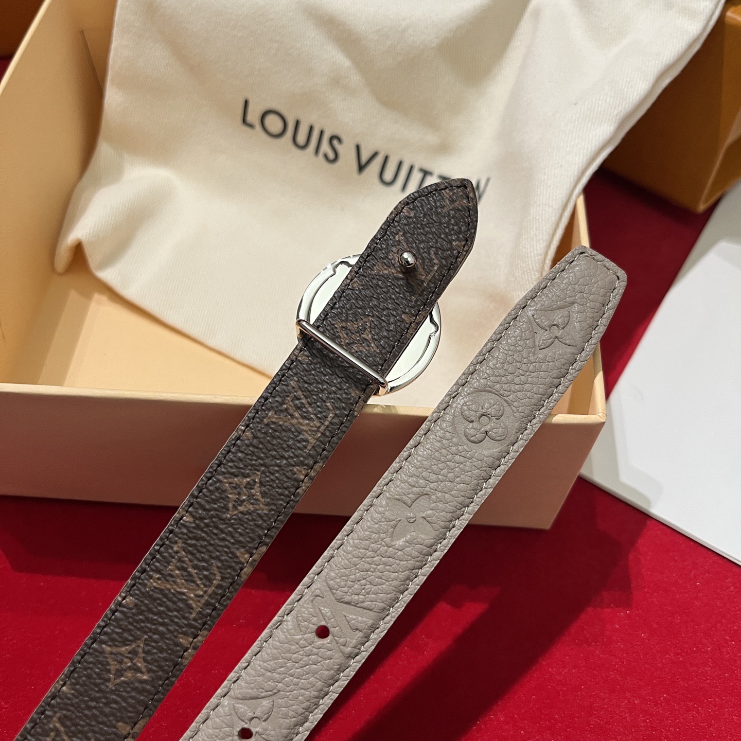 Louis Vuitton 루이비통 플라워 버클 모노그램 리버서블 여성 벨트 5