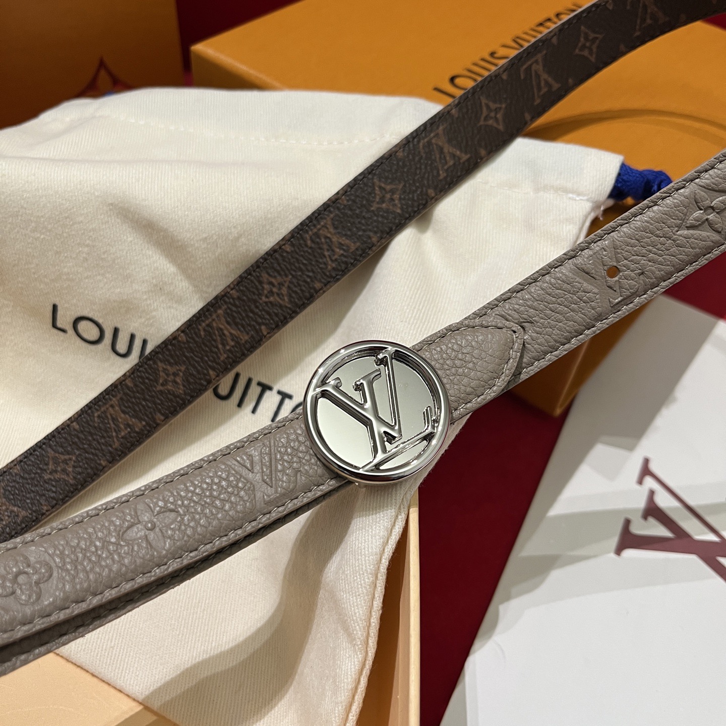 Louis Vuitton 루이비통 플라워 버클 모노그램 리버서블 여성 벨트 8