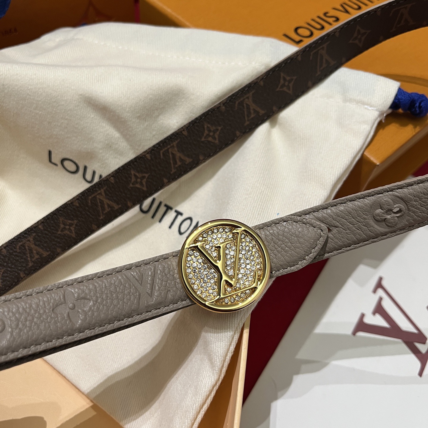 SAINT LAURENT BEA 토트백 LE CASSANDRE 장식 7