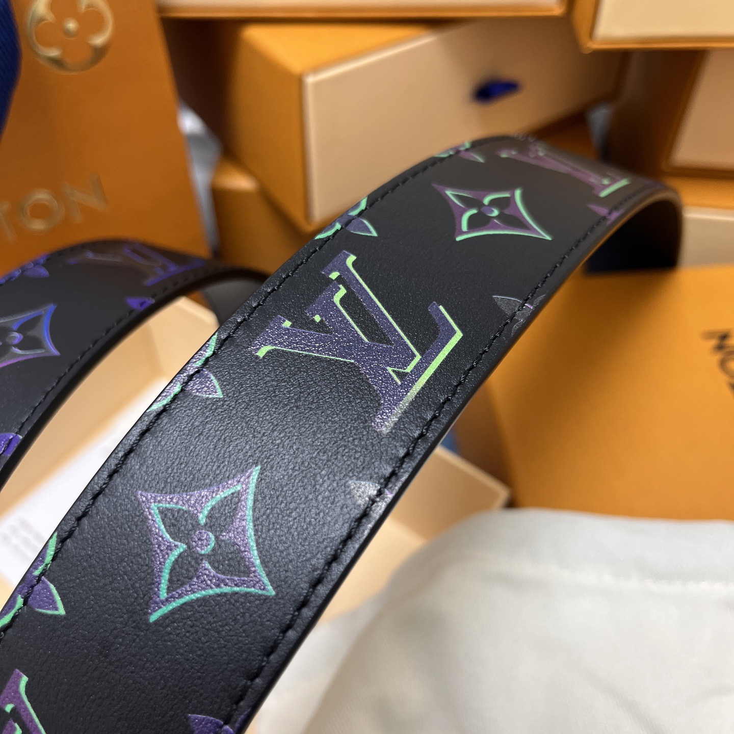 Louis Vuitton 루이비통 루이 비통 남성 무지개 모노그램 소가죽 벨트 4