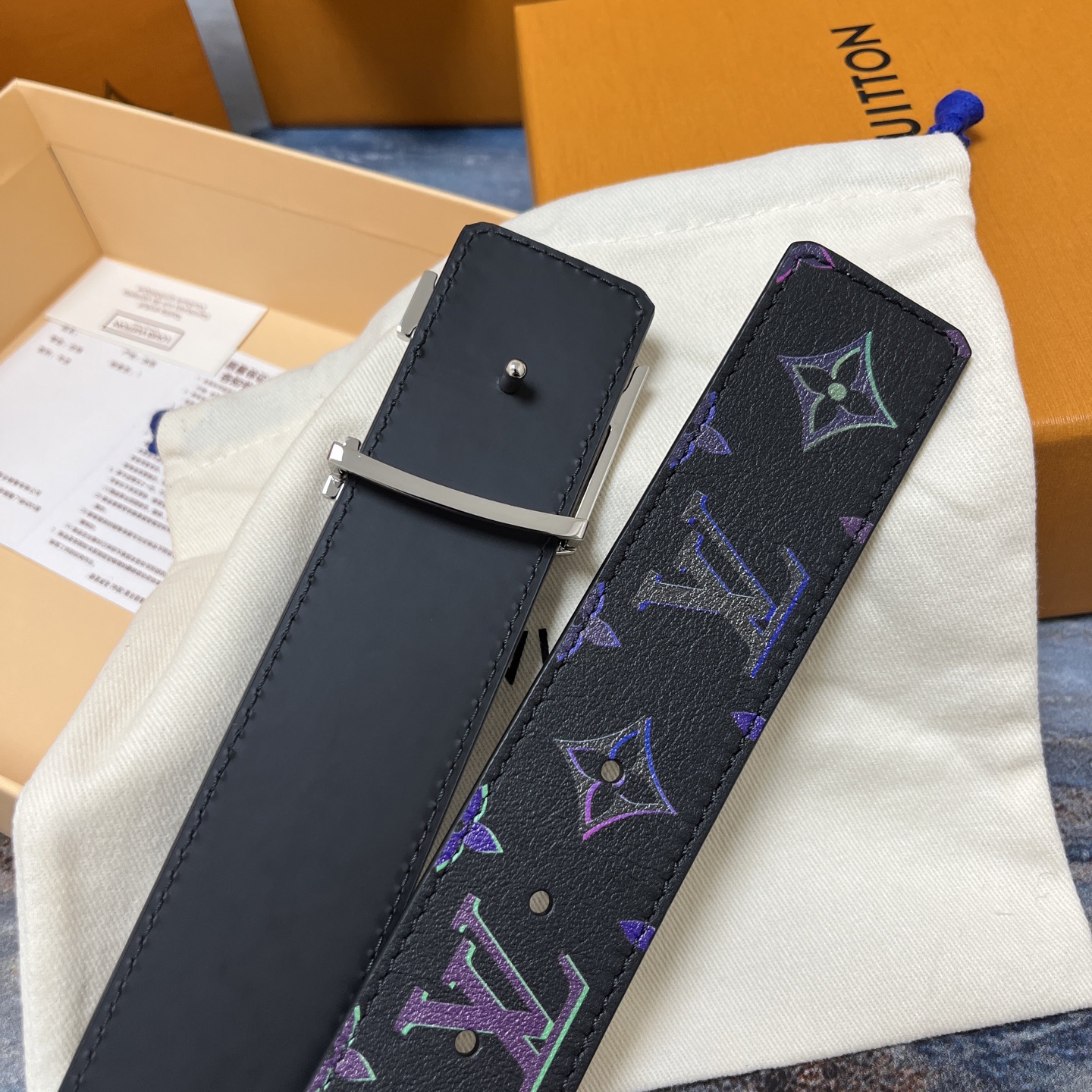 Louis Vuitton 루이비통 LV 이니셜 40mm 벨트 – 모노그램 멀티컬러 이클립스 6