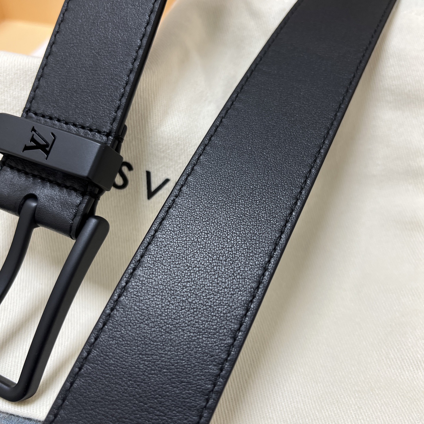 Louis Vuitton 루이비통 남성 모노그램 가죽 벨트 5