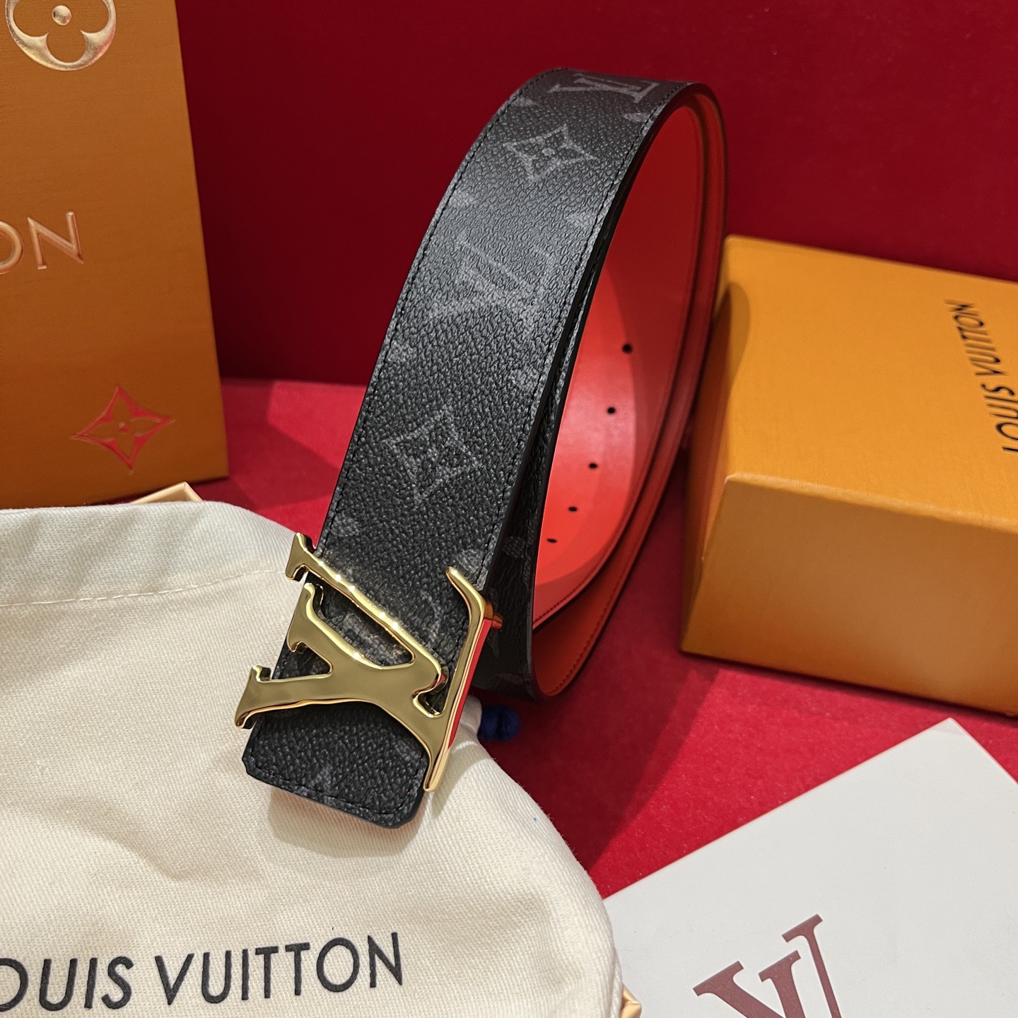Louis Vuitton 루이비통 모노그램 LV 버클 남성 가죽 벨트 8