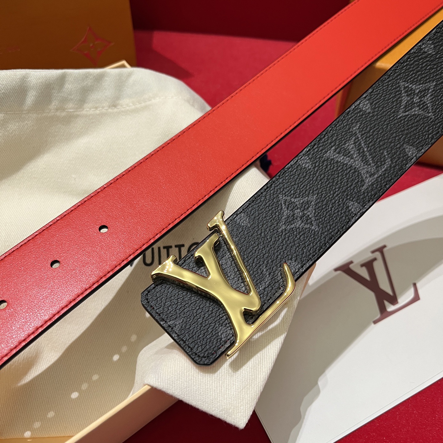 Louis Vuitton 루이비통 모노그램 LV 버클 남성 가죽 벨트 9