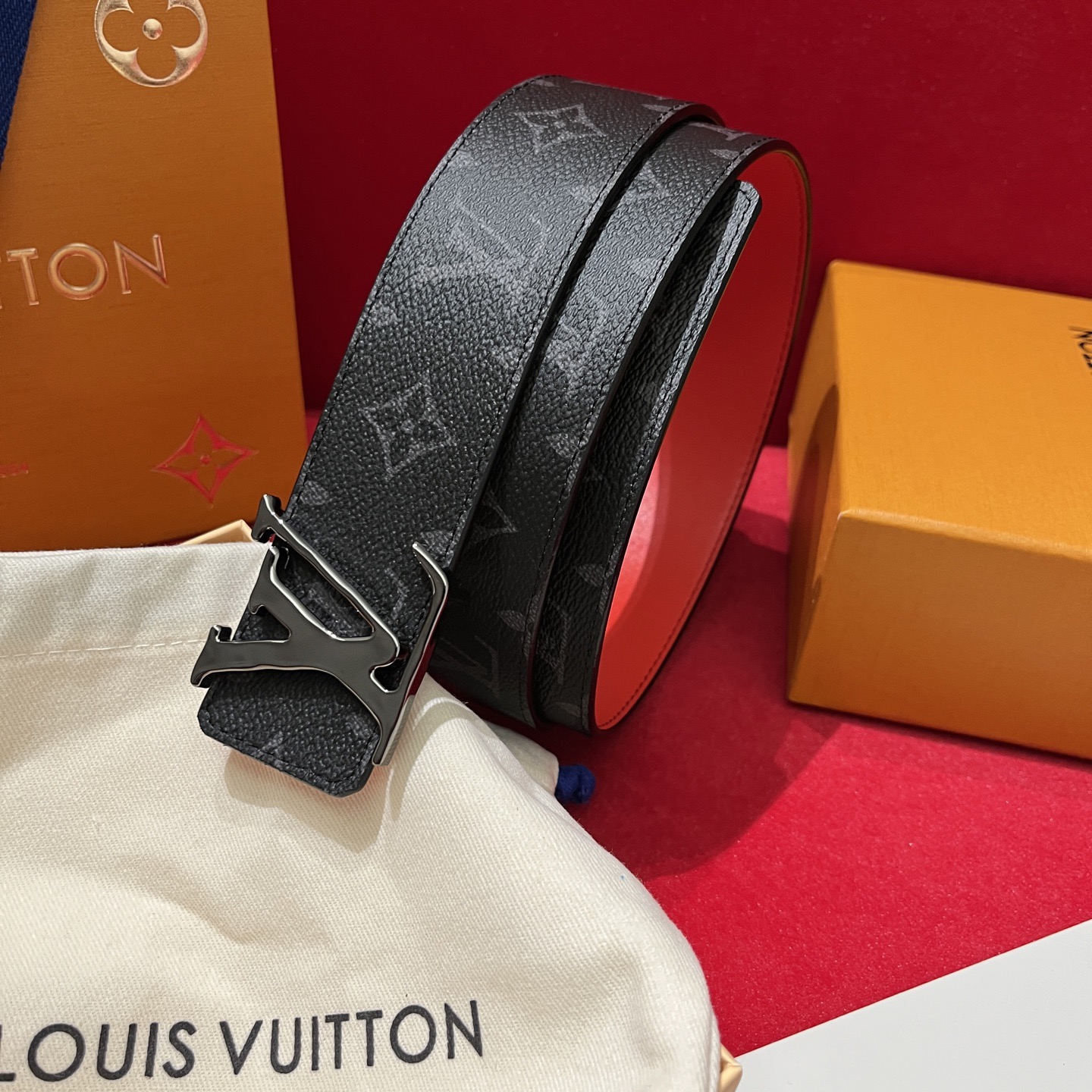 Louis Vuitton 루이비통 모노그램 LV 버클 남성 가죽 벨트 8