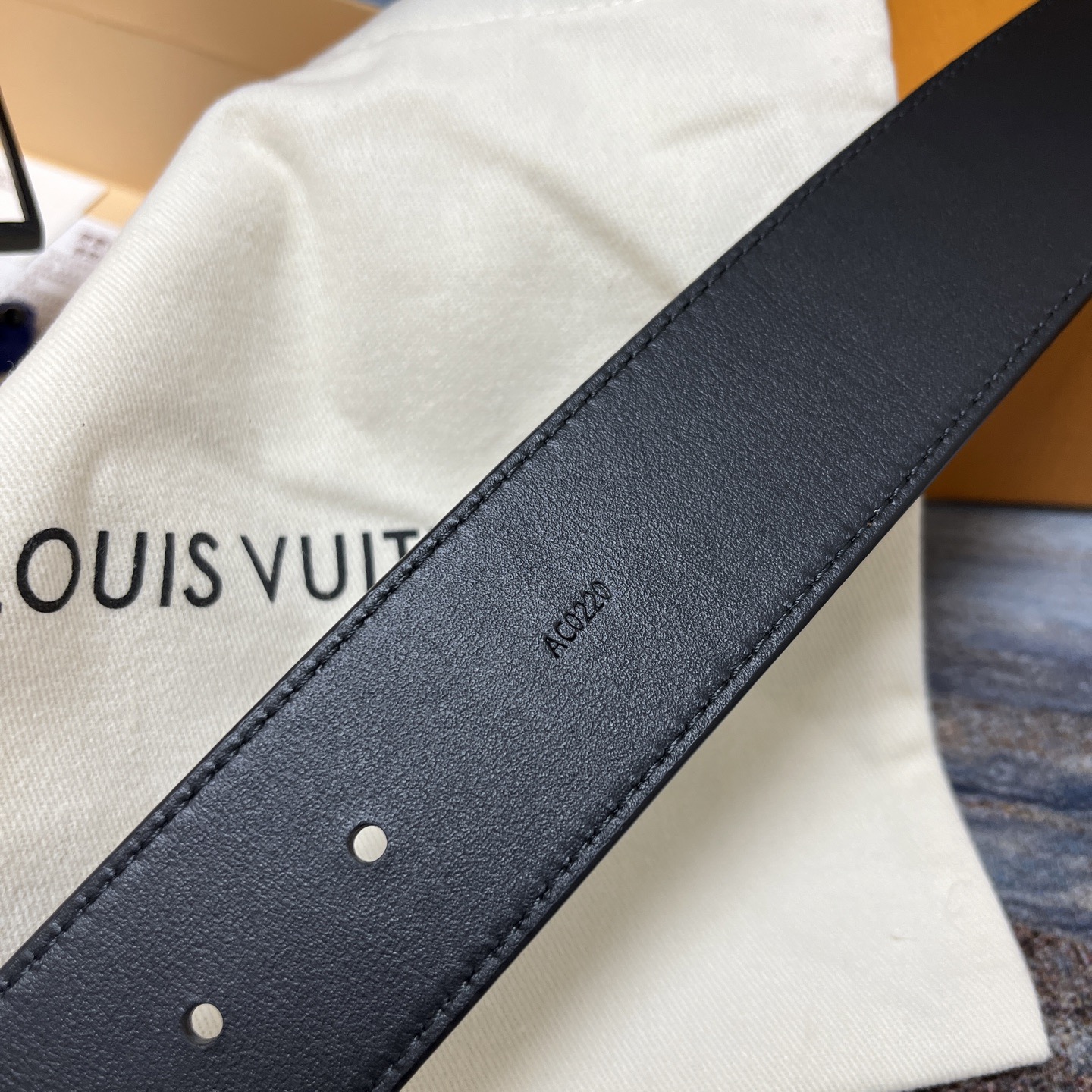 LOUIS VUITTON 루이비통 루이 비통 에피 블랙 소가죽 벨트 4