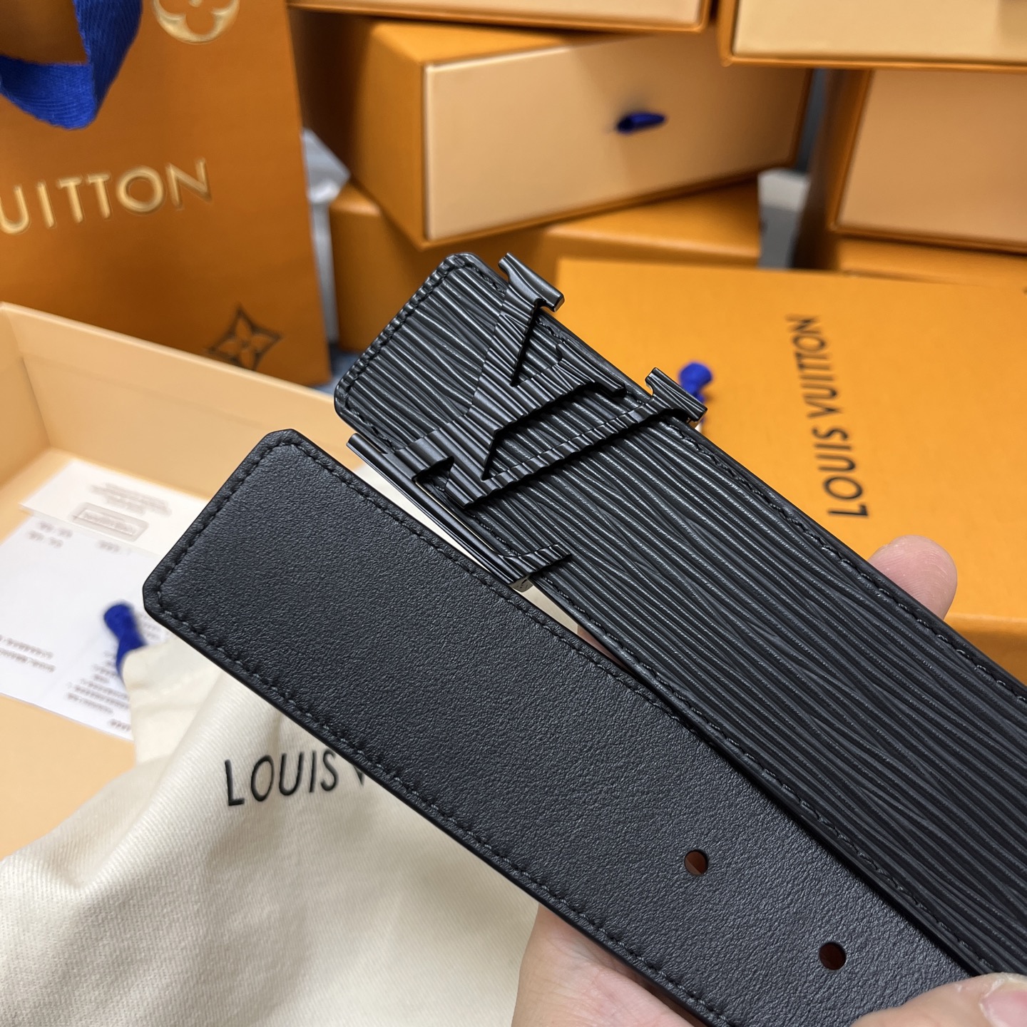 LOUIS VUITTON 루이비통 루이 비통 에피 블랙 소가죽 벨트 6