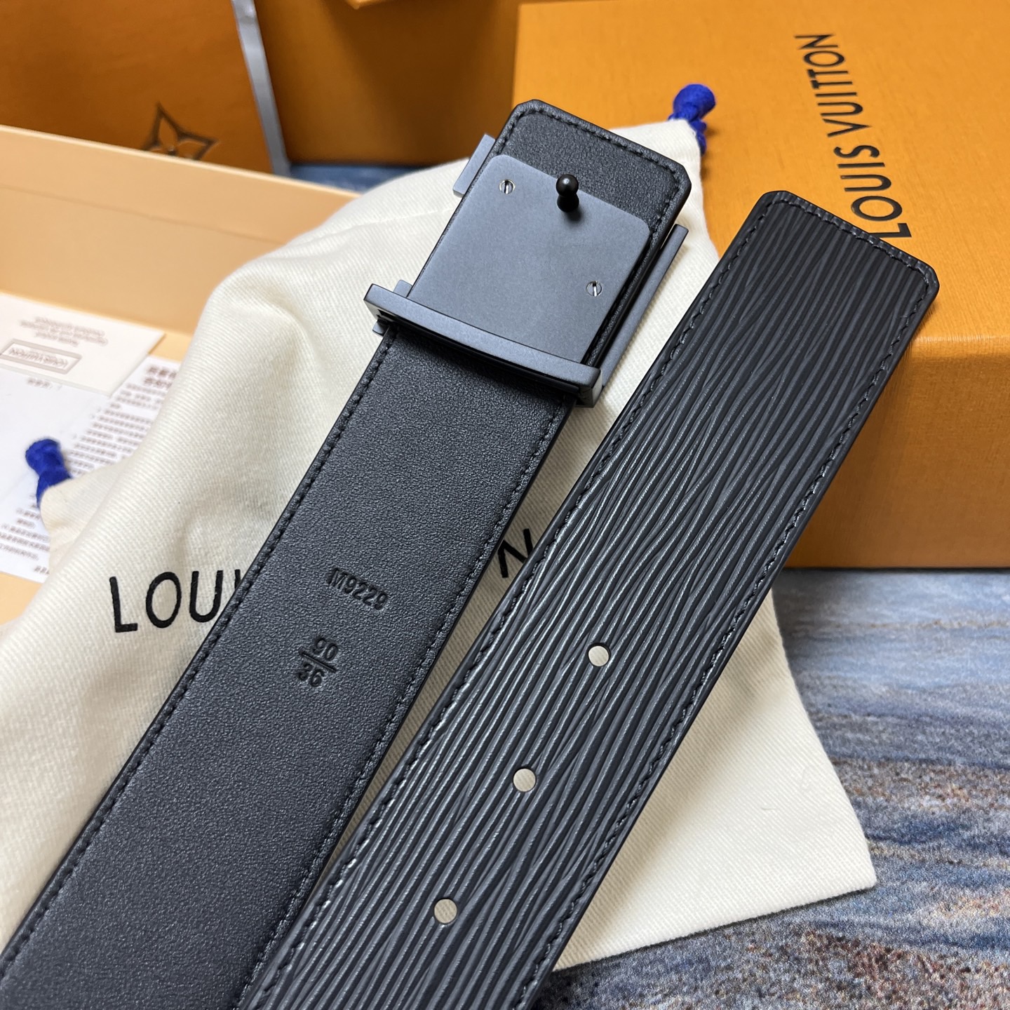 LOUIS VUITTON 루이비통 루이 비통 에피 블랙 소가죽 벨트 7