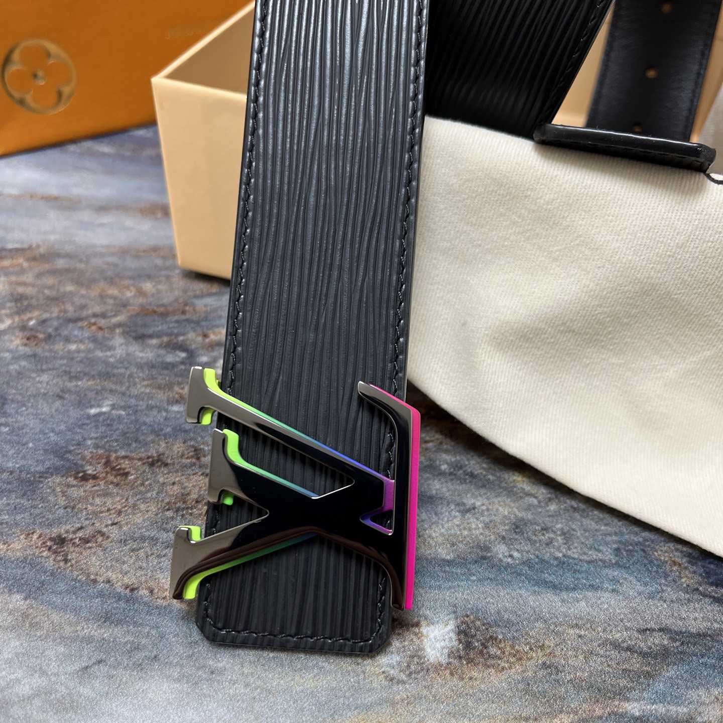 LOUIS VUITTON 루이비통 에피가죽 벨트 2