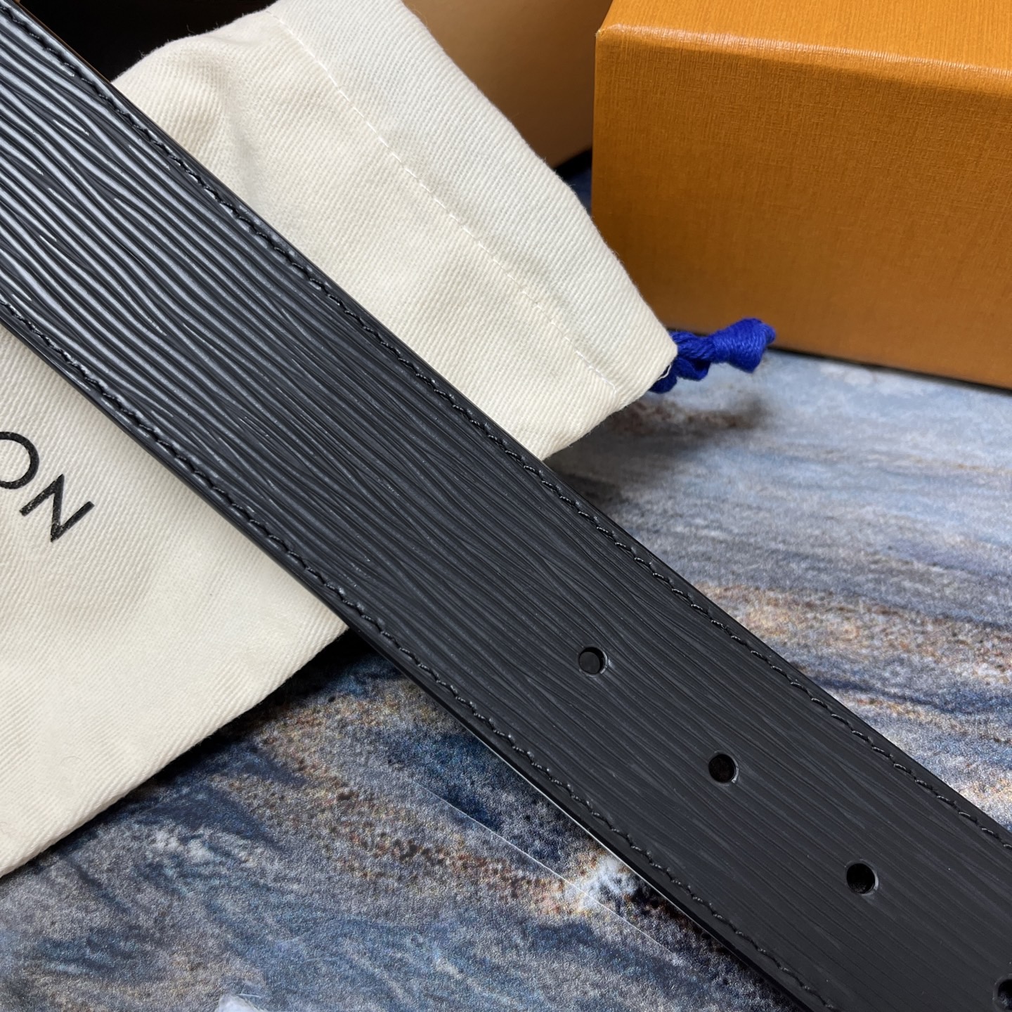 LOUIS VUITTON 루이비통 에피가죽 벨트 4