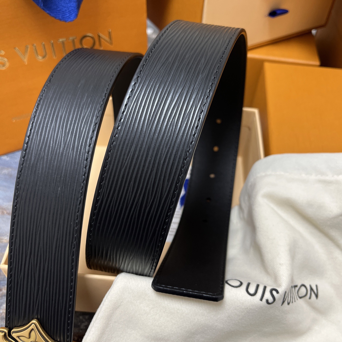 LOUIS VUITTON 루이비통 에피가죽 벨트 3