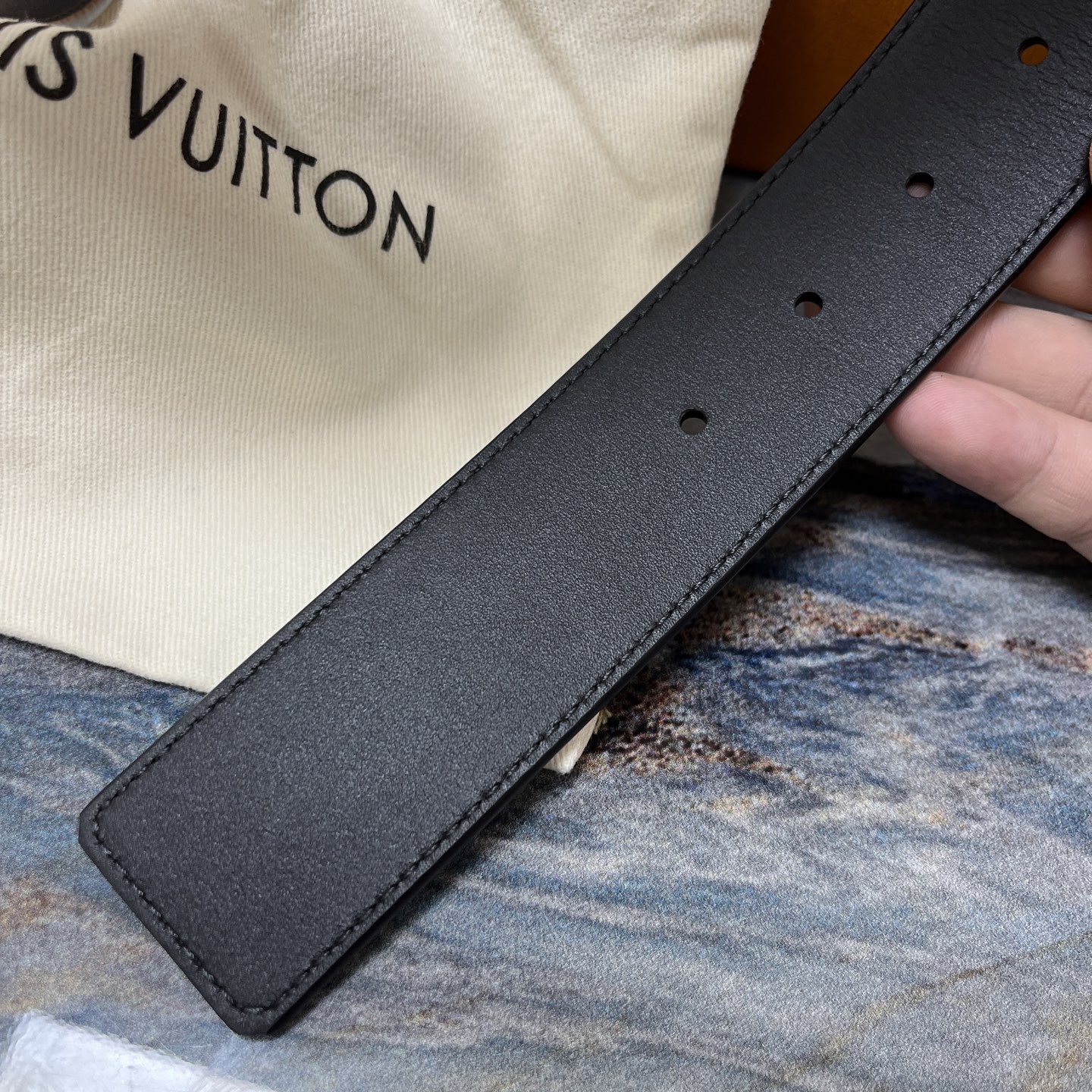 LOUIS VUITTON 루이비통 에피가죽 벨트 4