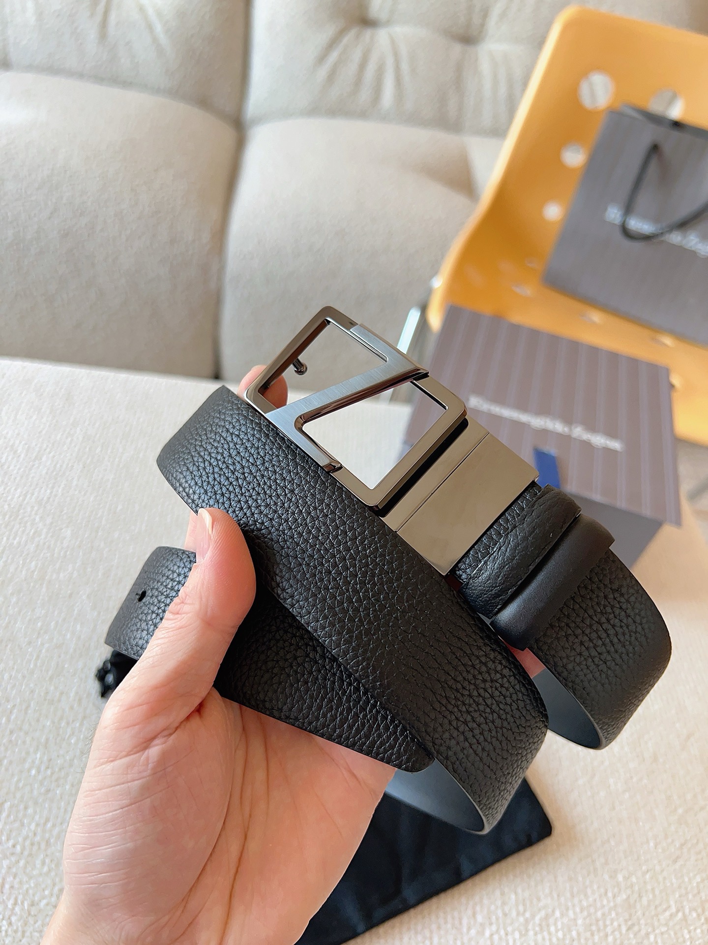 Zegna 제냐 로고 버클 블랙 가죽 벨트 1