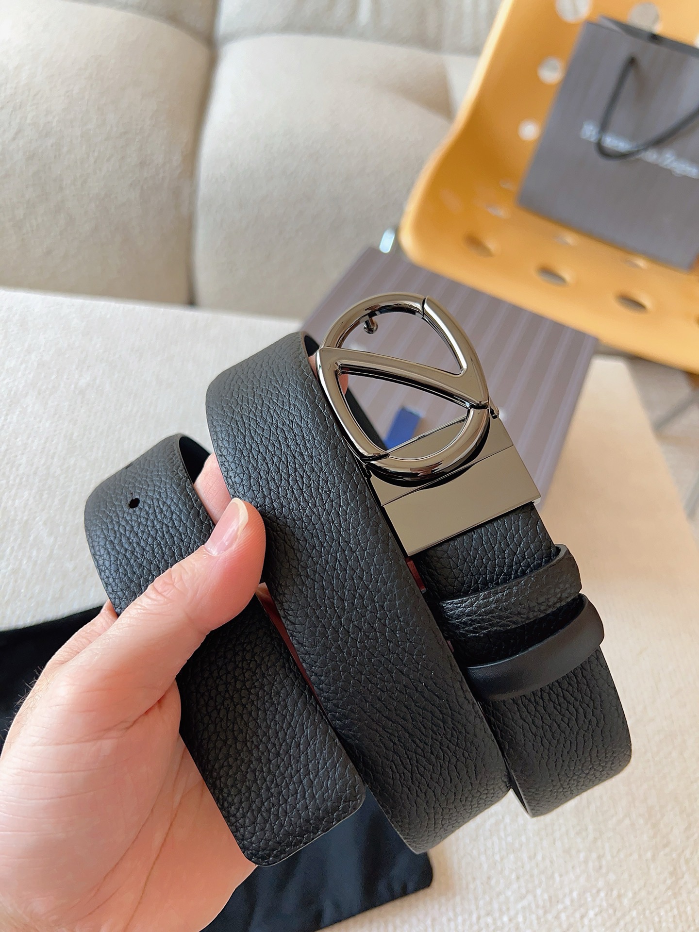 Zegna 제냐 로고 버클 리버서블 가죽 벨트 1