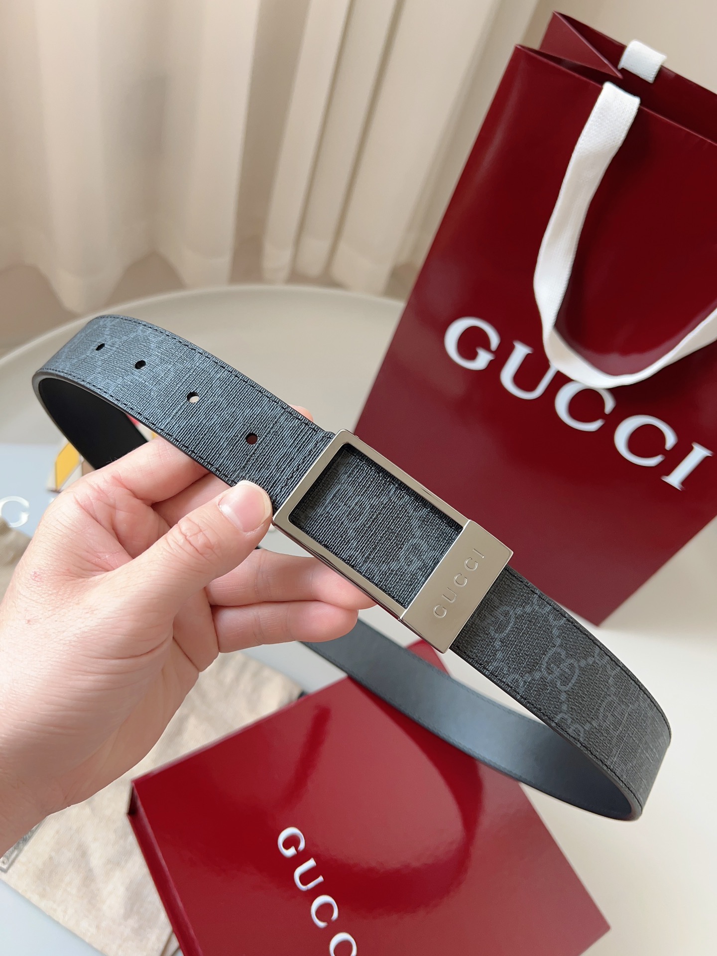 Gucci 구찌 GG 수프림 블랙 리버서블 가죽 벨트 1