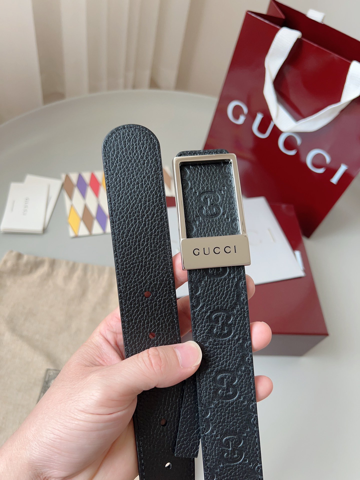 Gucci 구찌 GG 엠보 소가죽 남성 양면 벨트 1