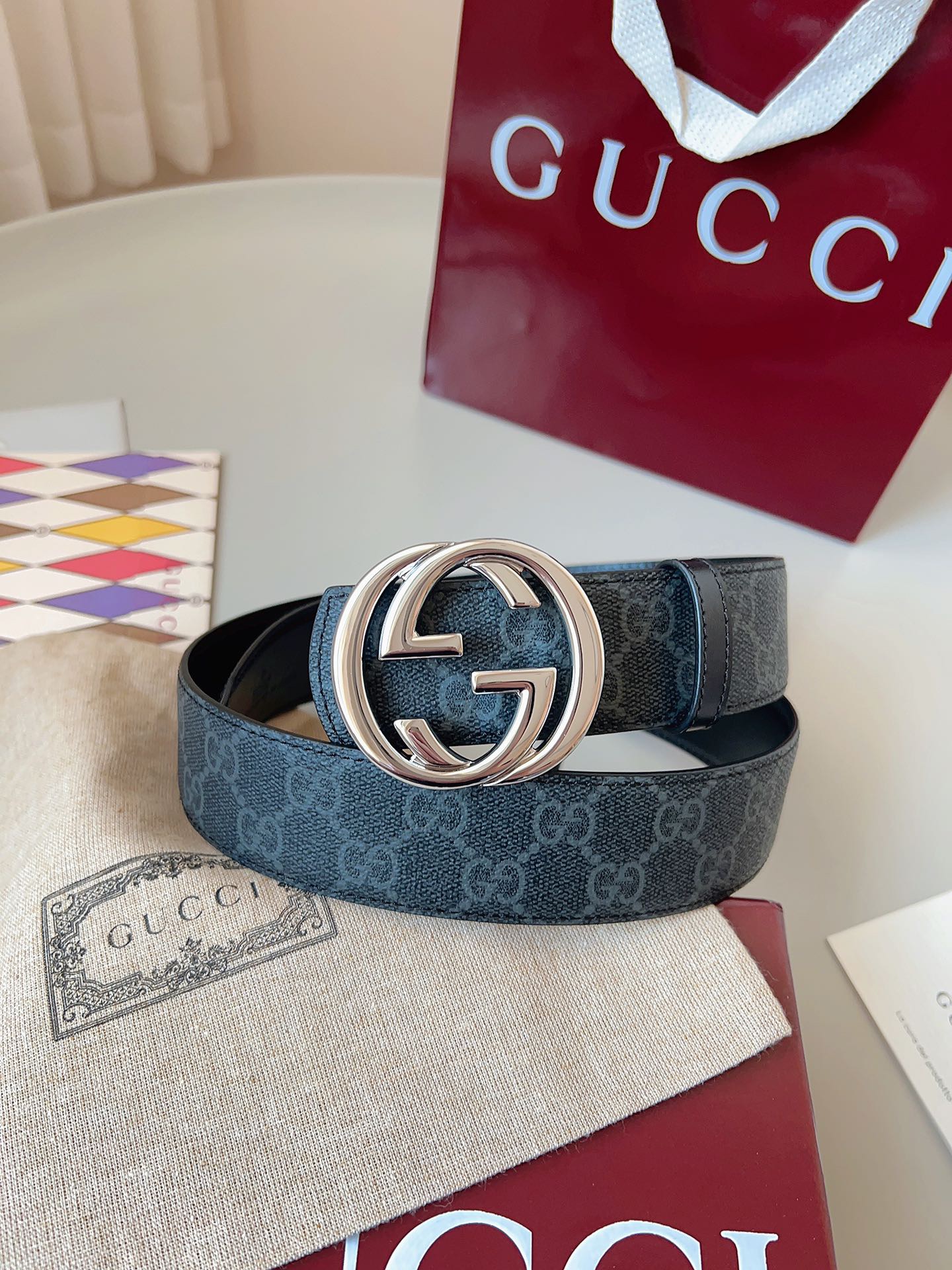 Gucci 구찌 GG 수프림 남성 리버서블 가죽 벨트 1