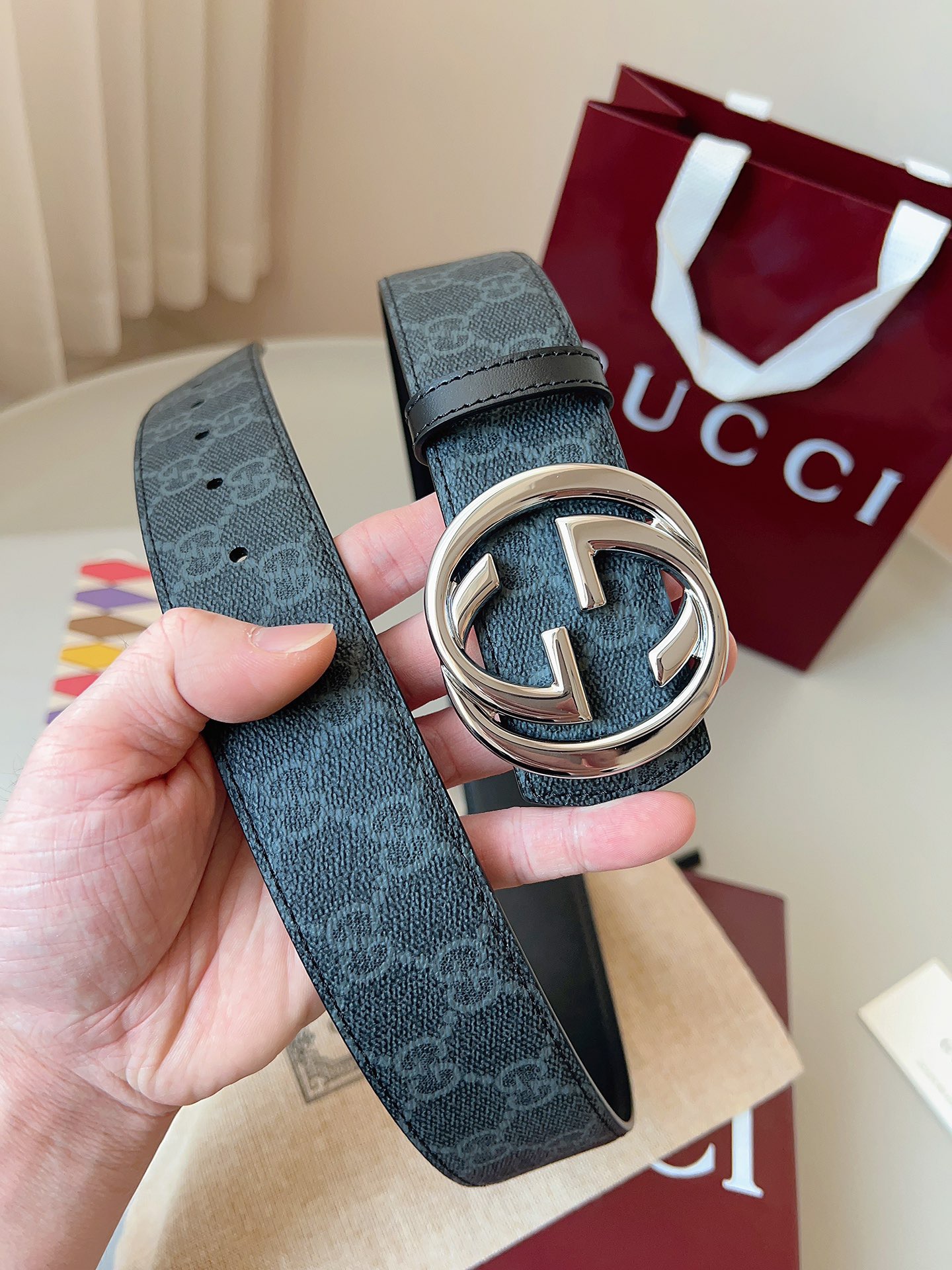 Gucci 구찌 GG 수프림 남성 리버서블 가죽 벨트 4