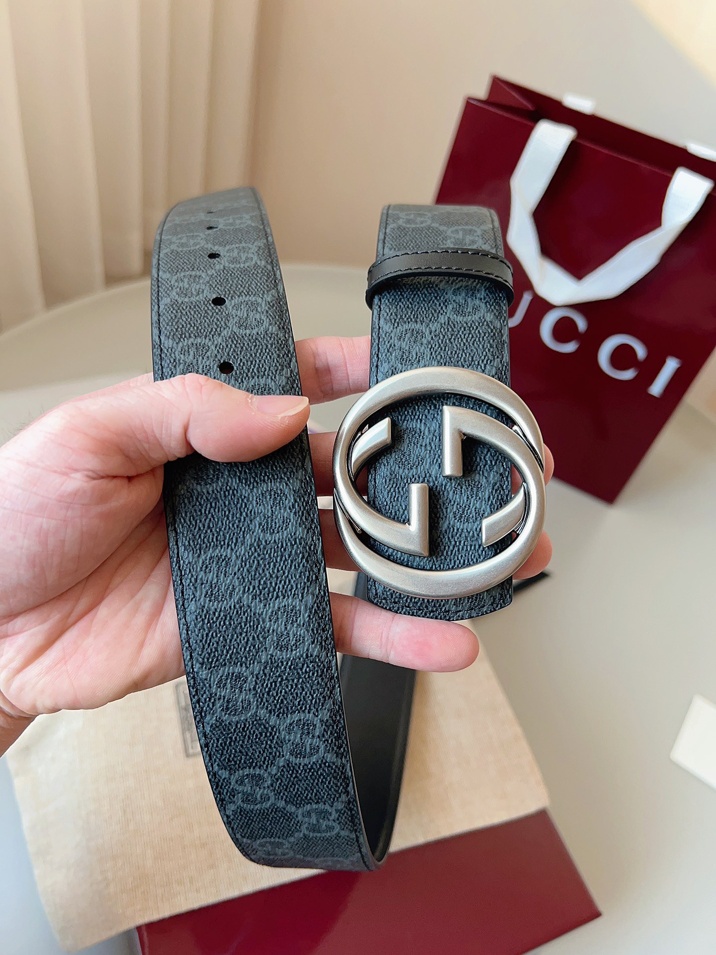 Gucci 구찌 GG 수프림 남성 리버서블 가죽 벨트 4